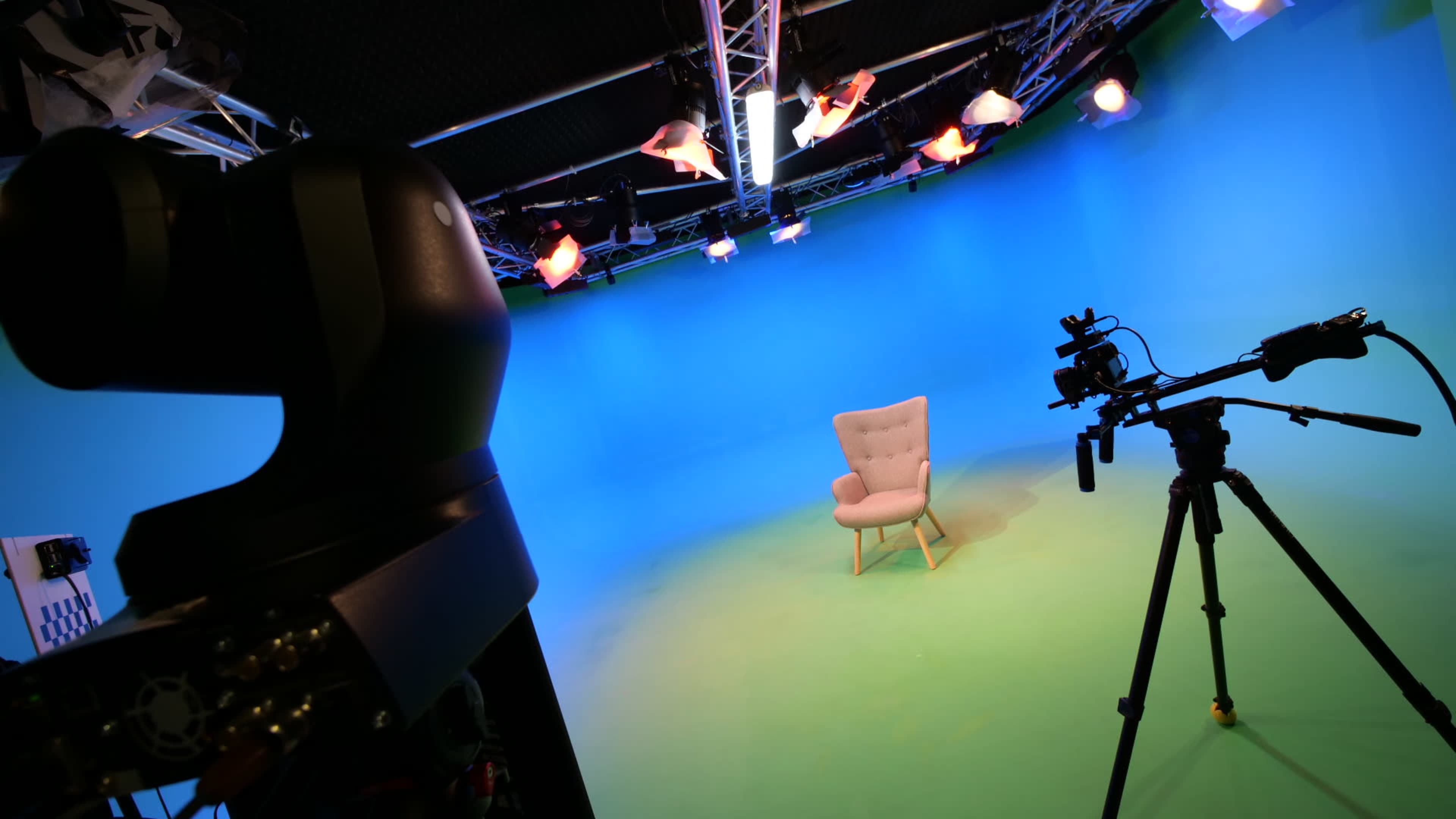 Arc Studio - Fond vert tout équipé - Paris proche Arc de Triomphe et Avenue Foch Image in Porte Dauphine, Paris