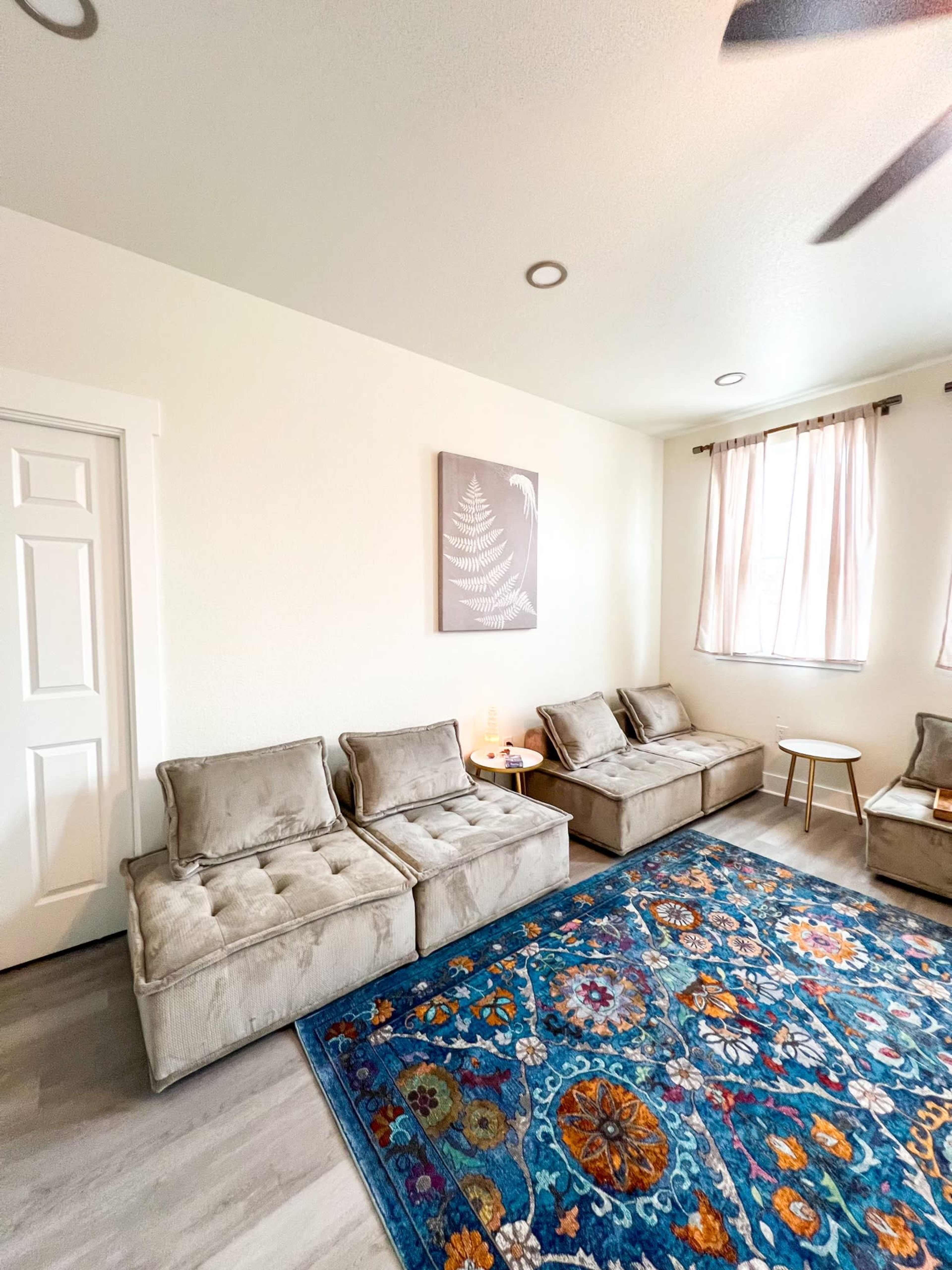 Spacious Light-filled Loft in Downtown Round Rock Image in Round Rock Original Plat, Round Rock, TX