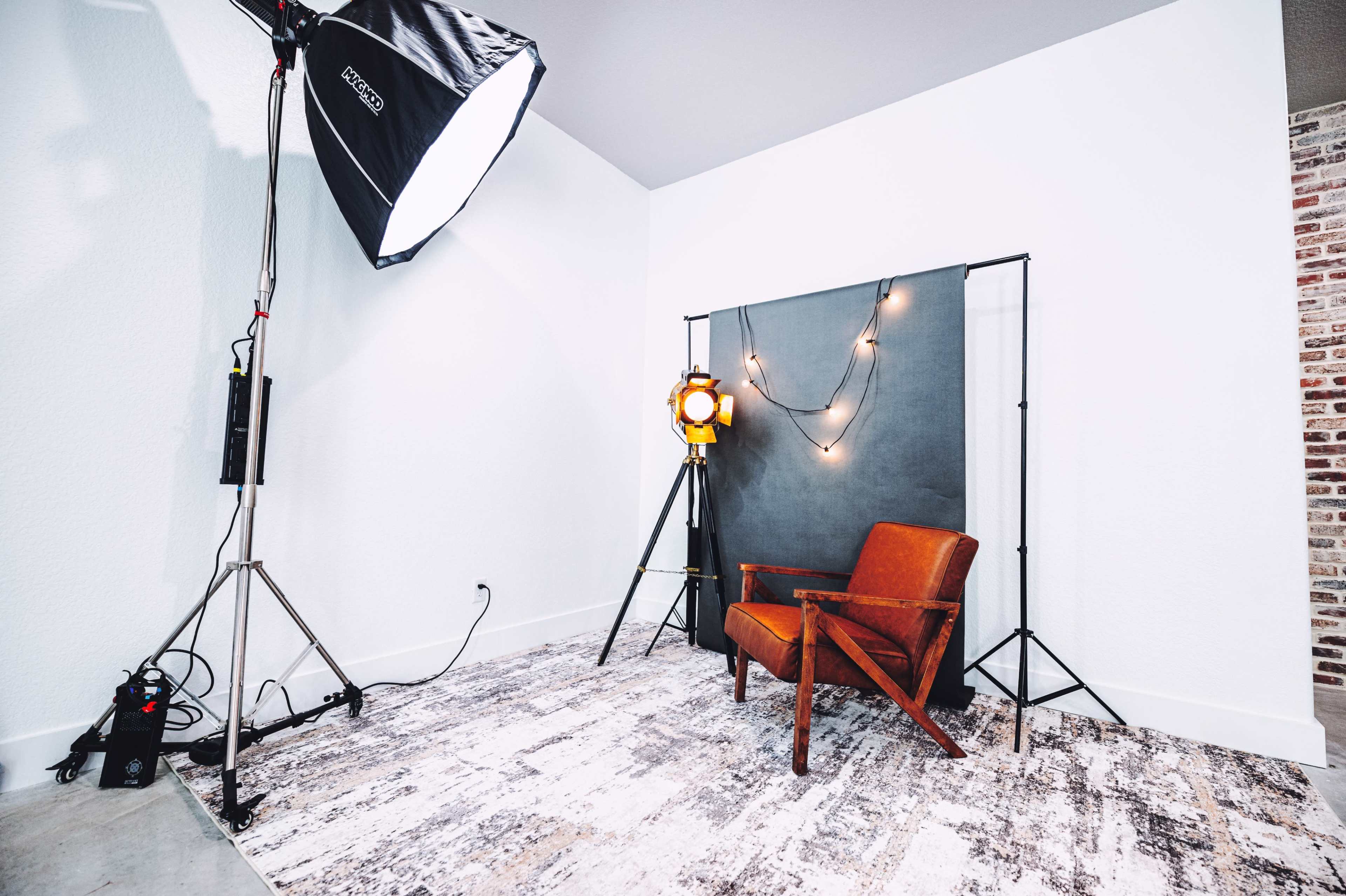 The Creators Lounge Image in , Montgomery, TX