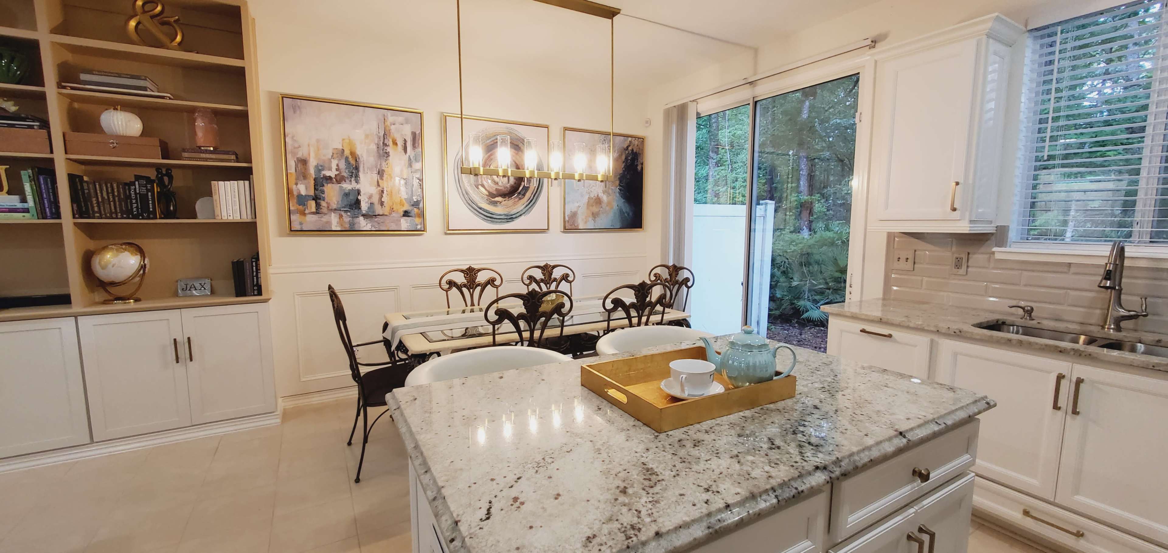 Luxury Suburban Townhouse with Versatile Spaces Image in Highlands, Jacksonville, FL