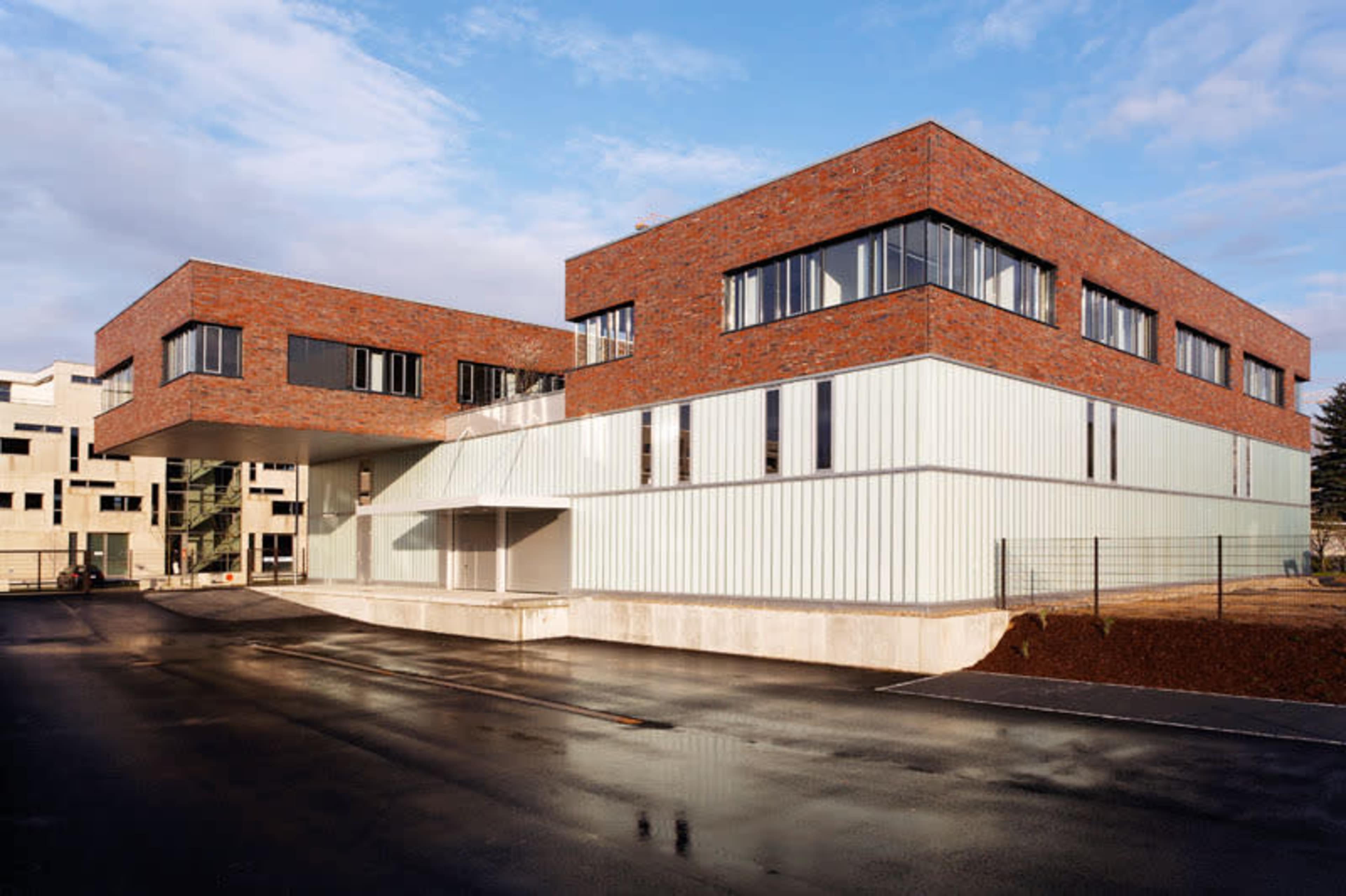 Badezimmer Design Showroom | Industriehalle Image in Vogelsang, Köln