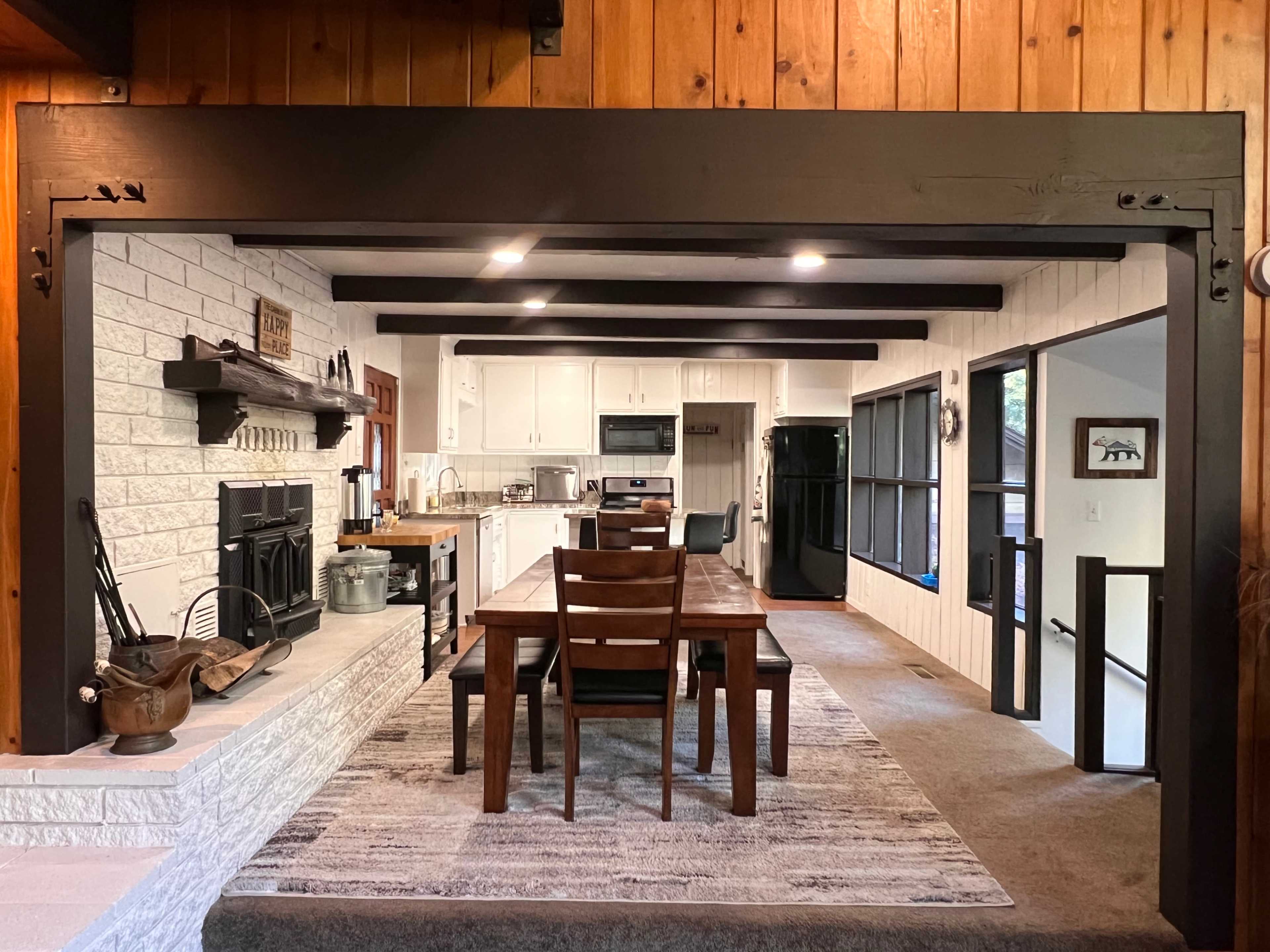 Beautiful and quaint Cabin in the Woods with a Running Creek Image in Crestline, Crestline, CA