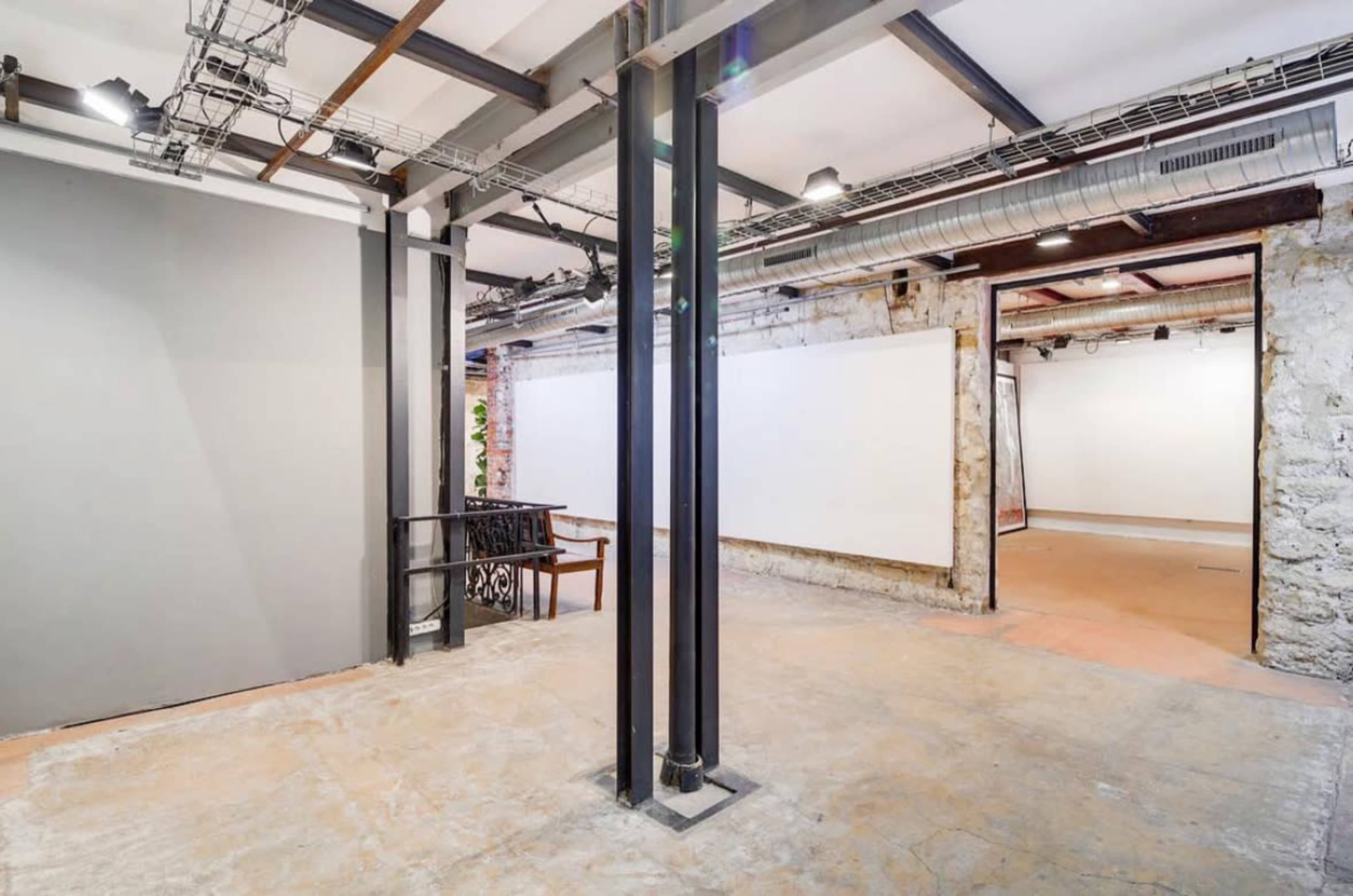 Event Gallery with Skylight in the Opéra District Image in Gaillon, Paris