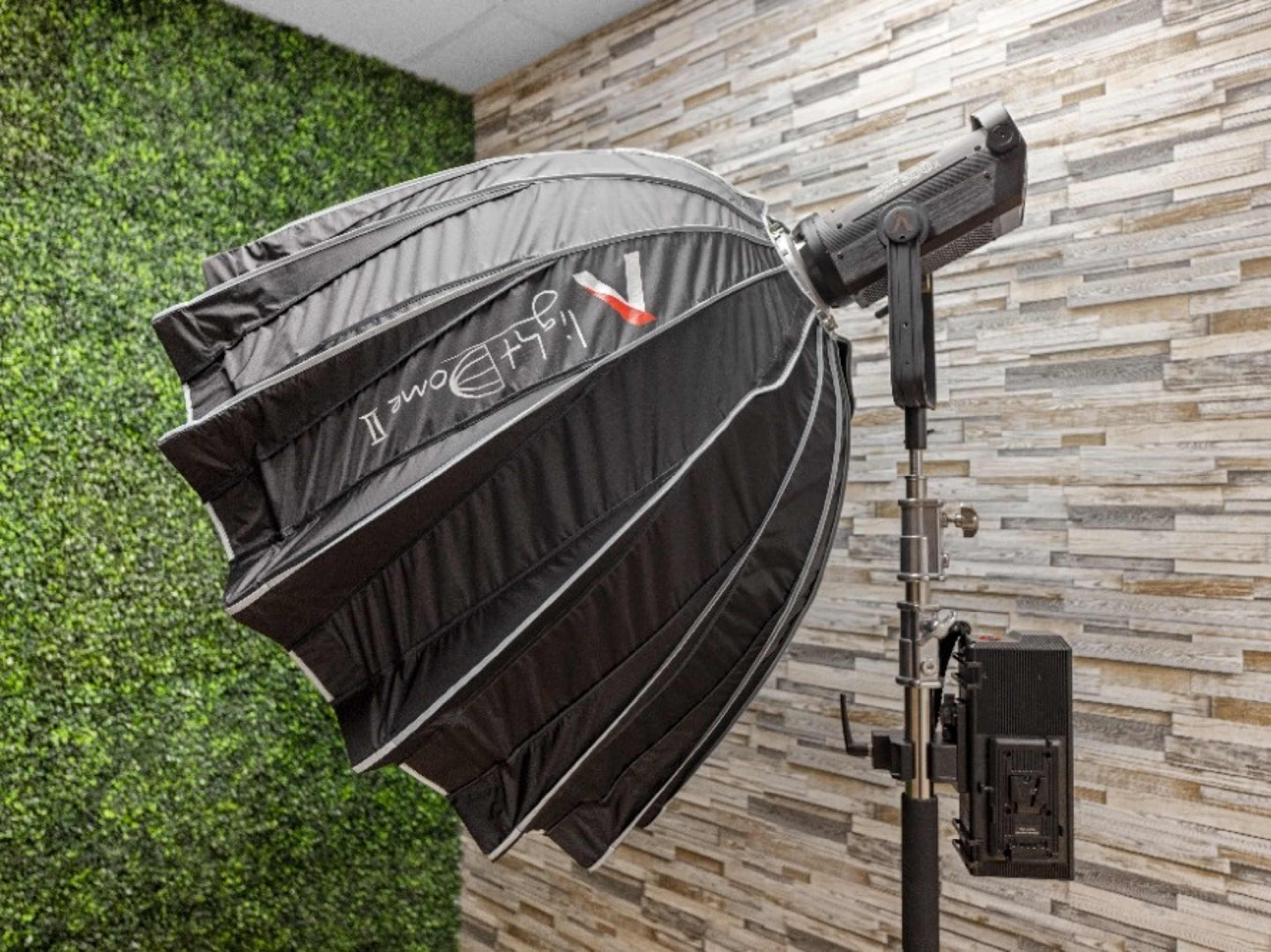 Aputure 300x Bi-Color Light Kit