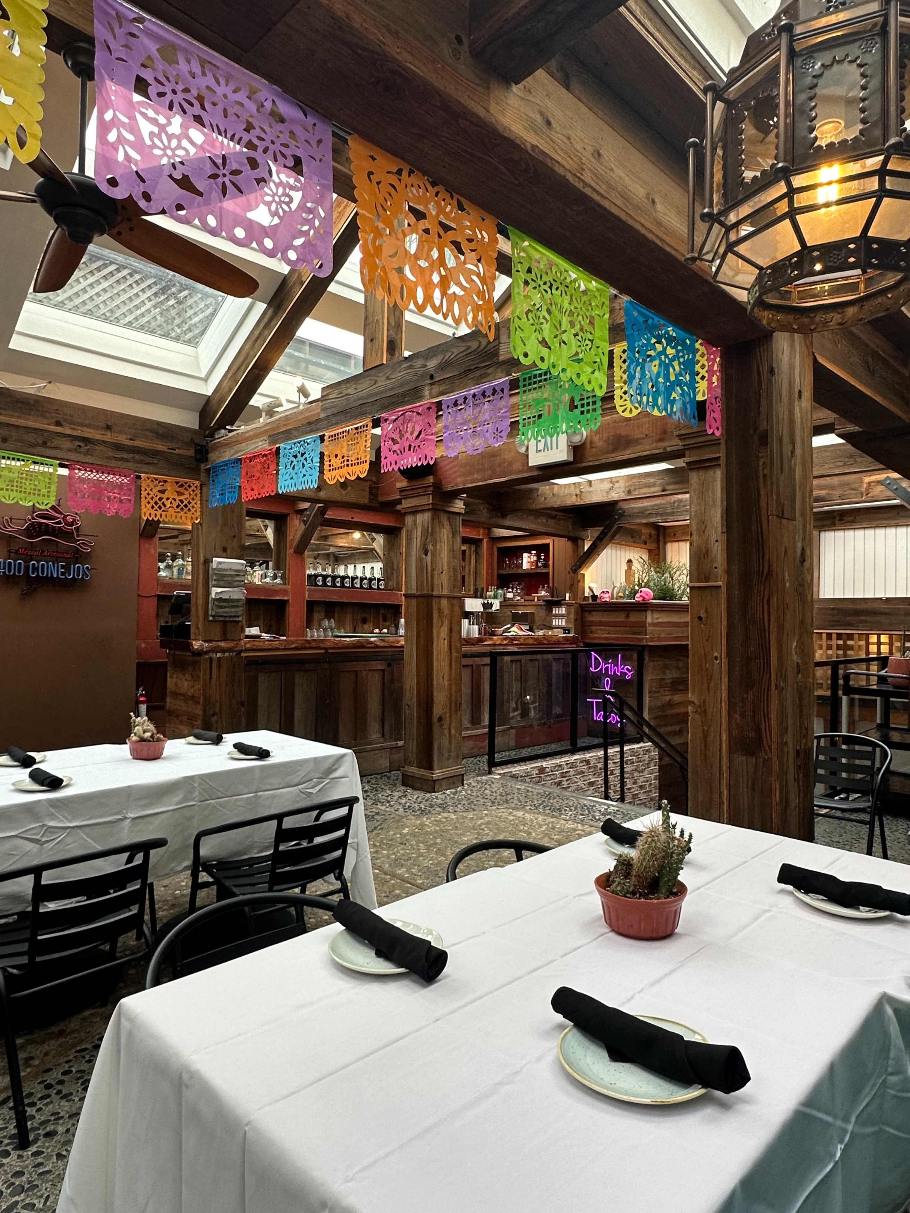Elevated Rustic Indoor Patio Image in Union Street, San Francisco, CA