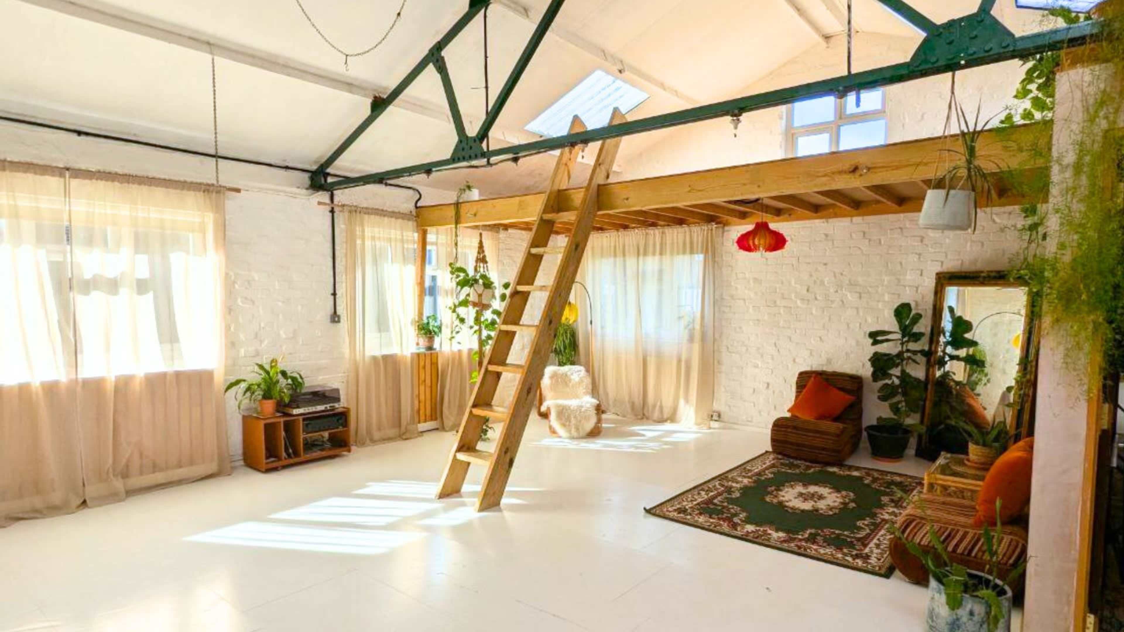 Versatile Two Story Industrial Warehouse & Photography Film Studio East London Image in Lower Clapton, London, ENG