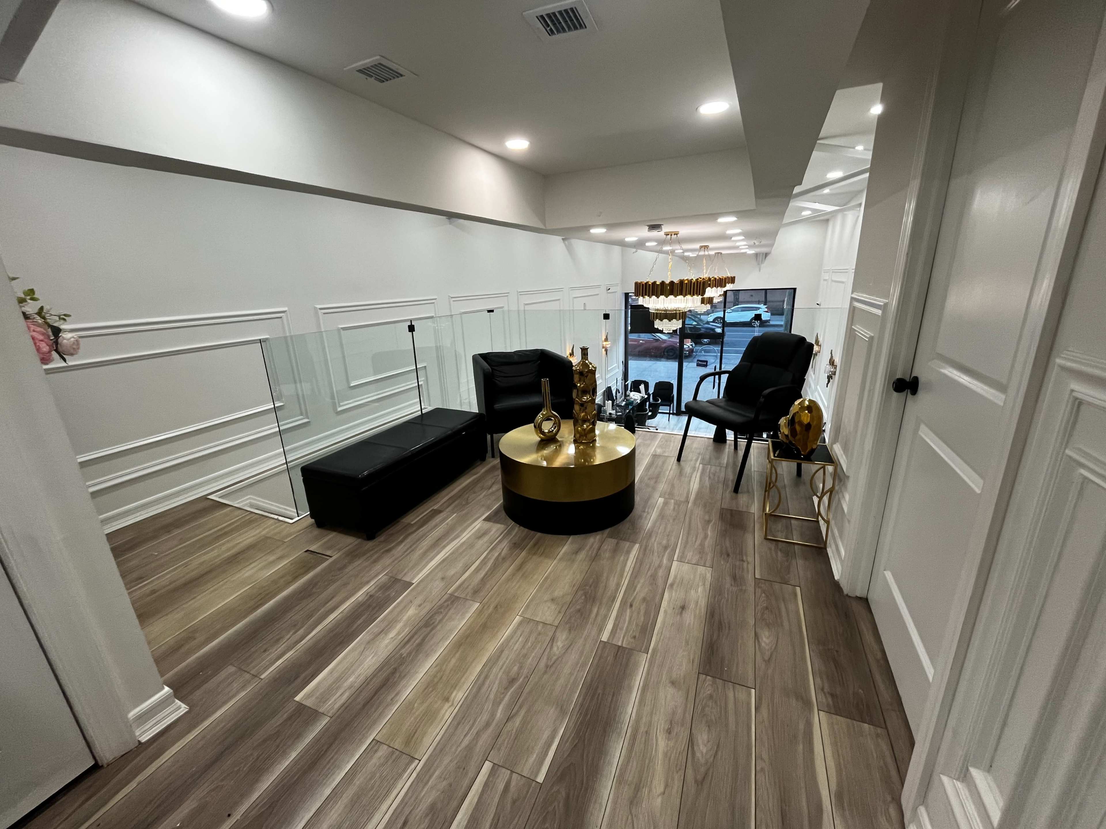 Meeting Space Loft in Peaceful, Elegant Salon Image in East Bronx, Bronx, NY
