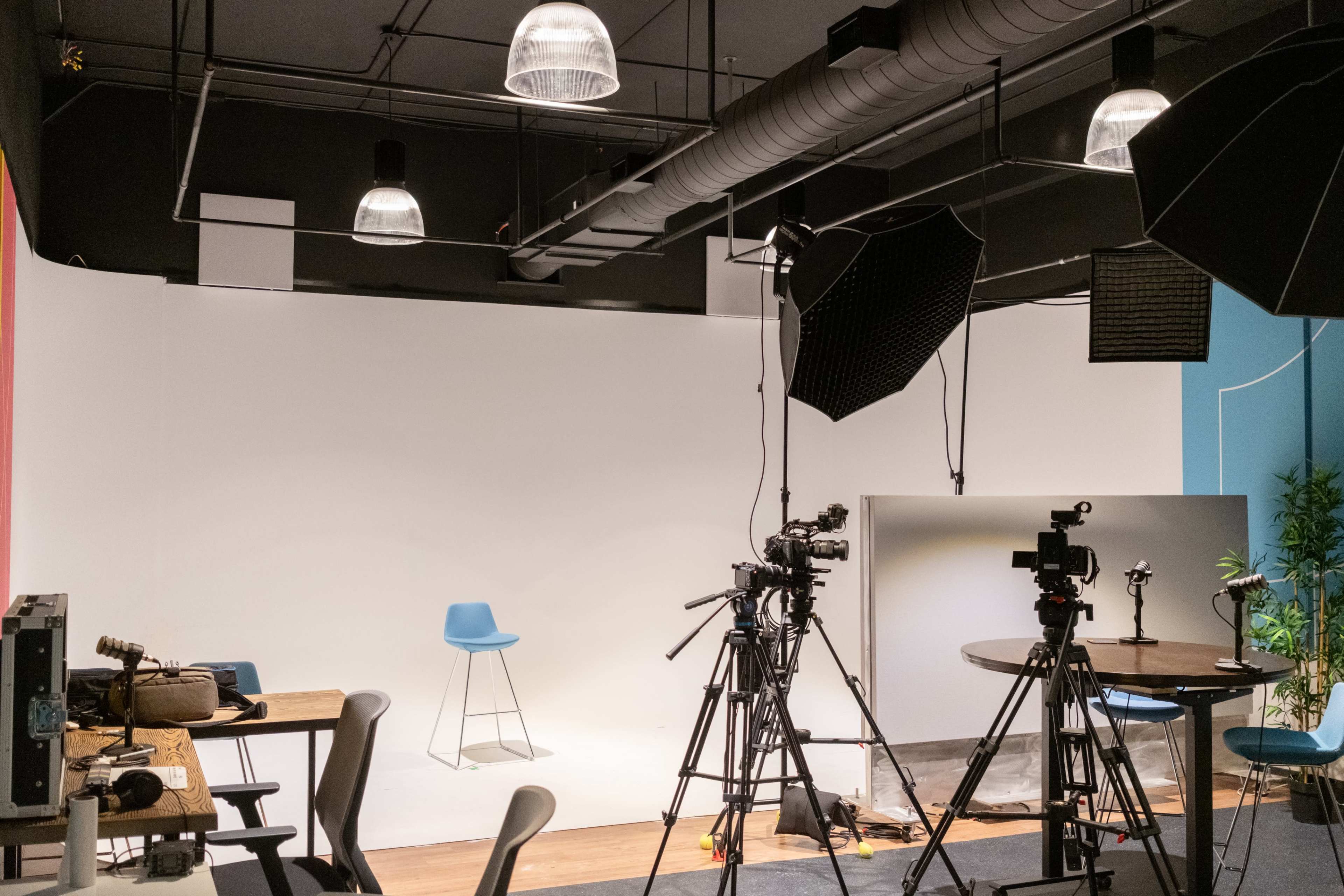 Burlington Production Studio for Video, Podcast & Photography Image in Burlington, Burlington, ON