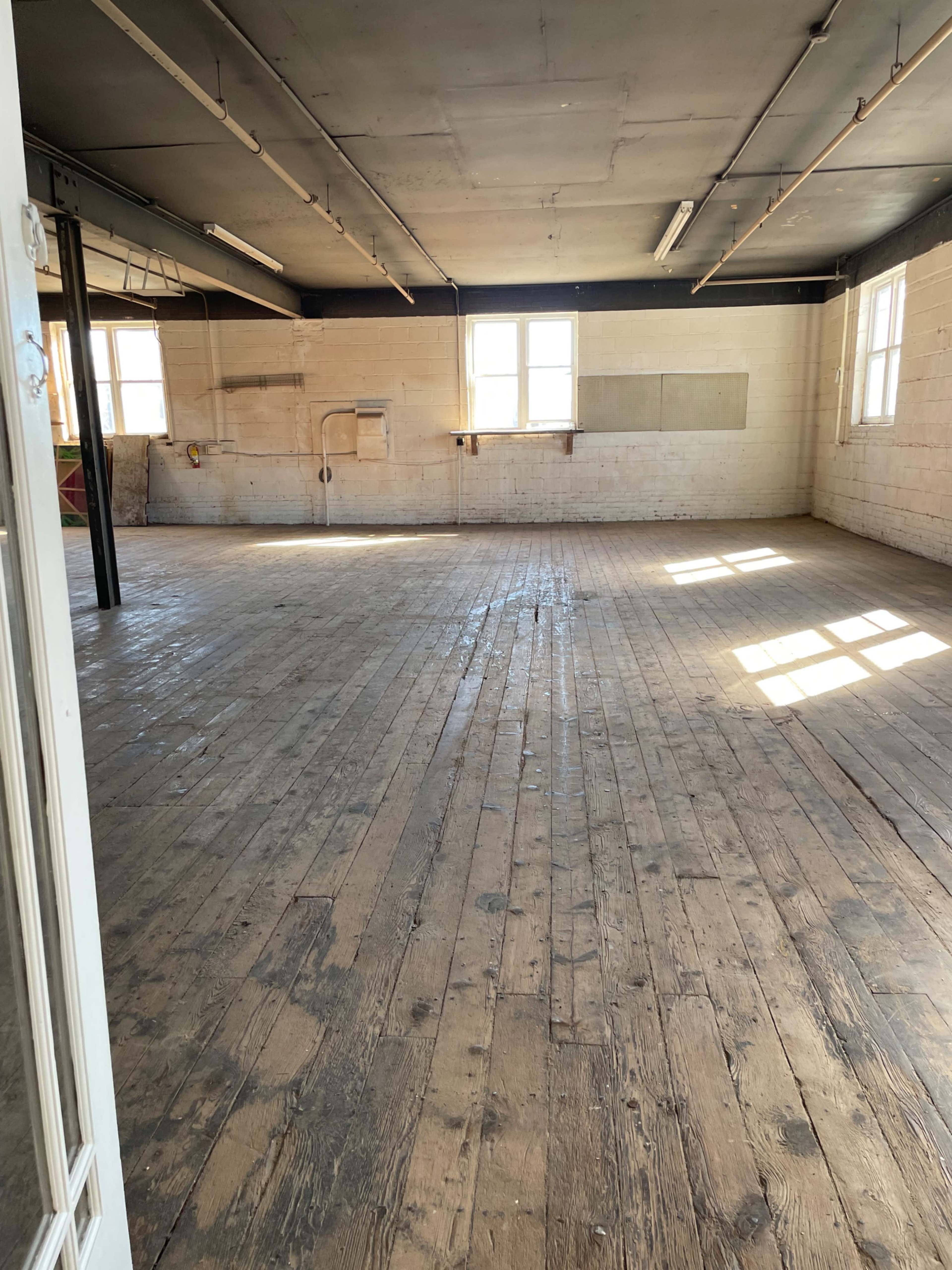 Pilsen loft, roomy.Bright natural light Image in Lower West Side, Chicago, IL