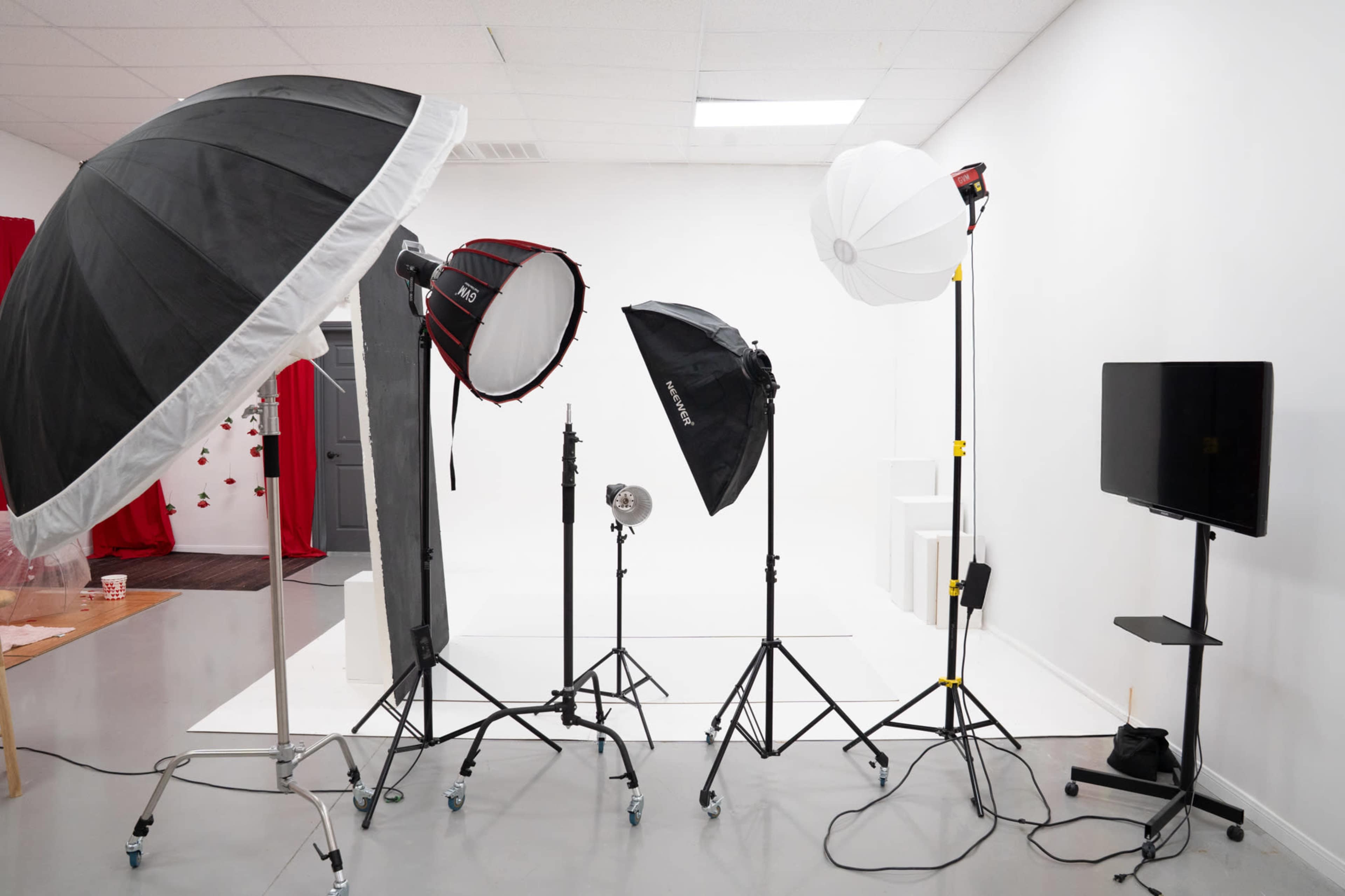 Photo Studio with Large White Cyclorama in Katy Image in Houston, katy, TX