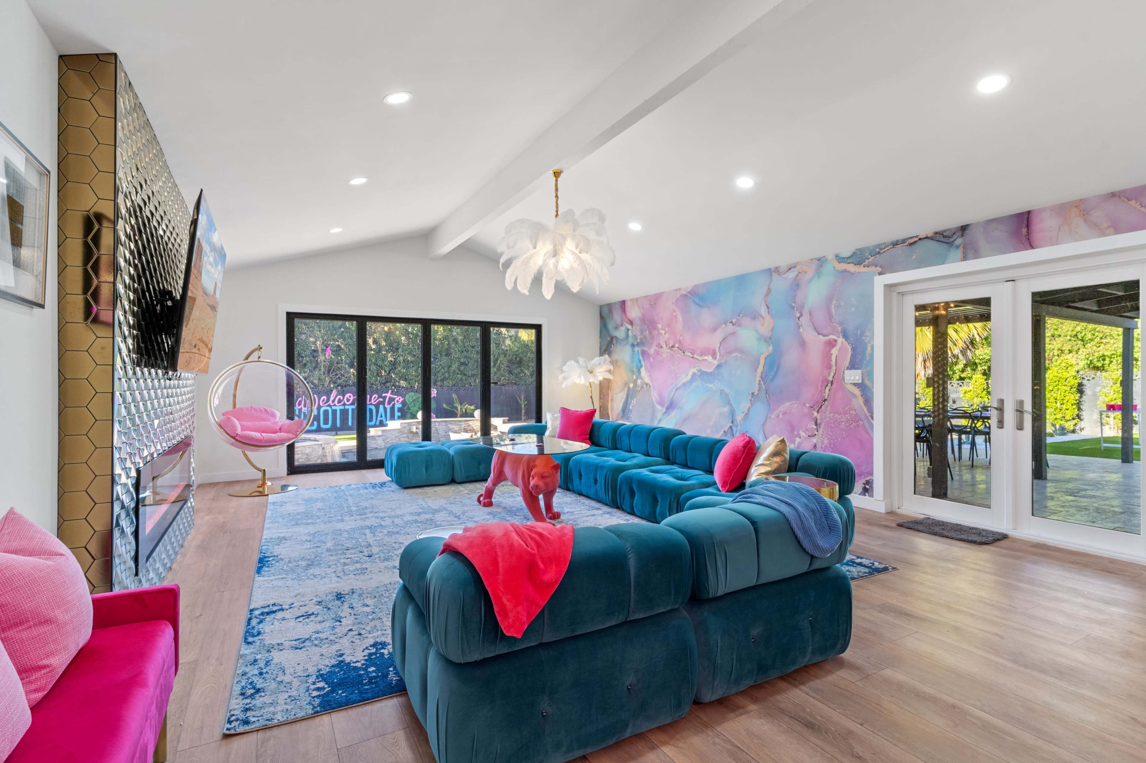 Trendy Girly House with Pool & Spa Image in Fairway Park, scottsdale, AZ