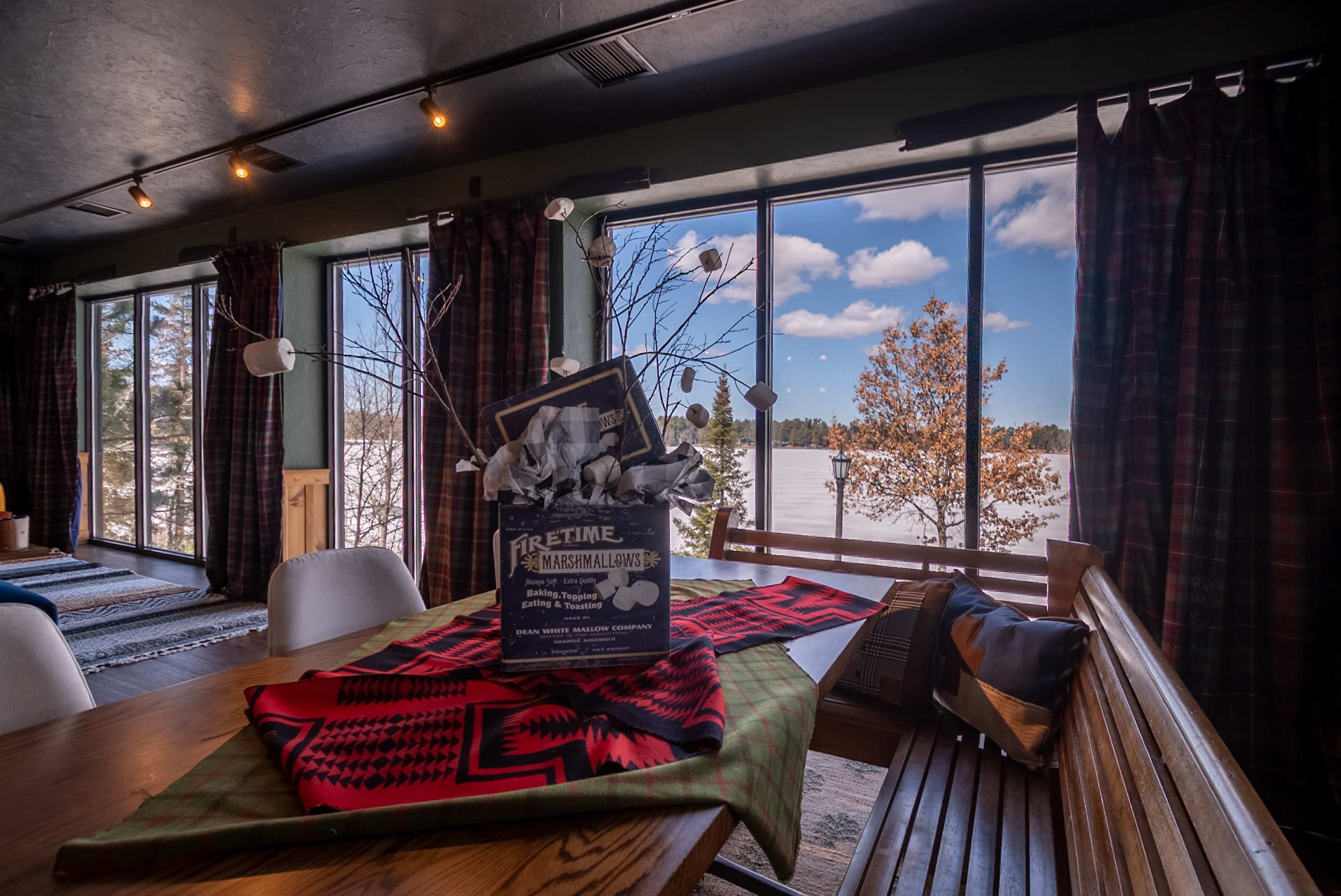Northwoods Luxury Lakeside Lodge Above a Supper Club - Events, Retreats, Celebrations Image in Minocqua, Minocqua, WI