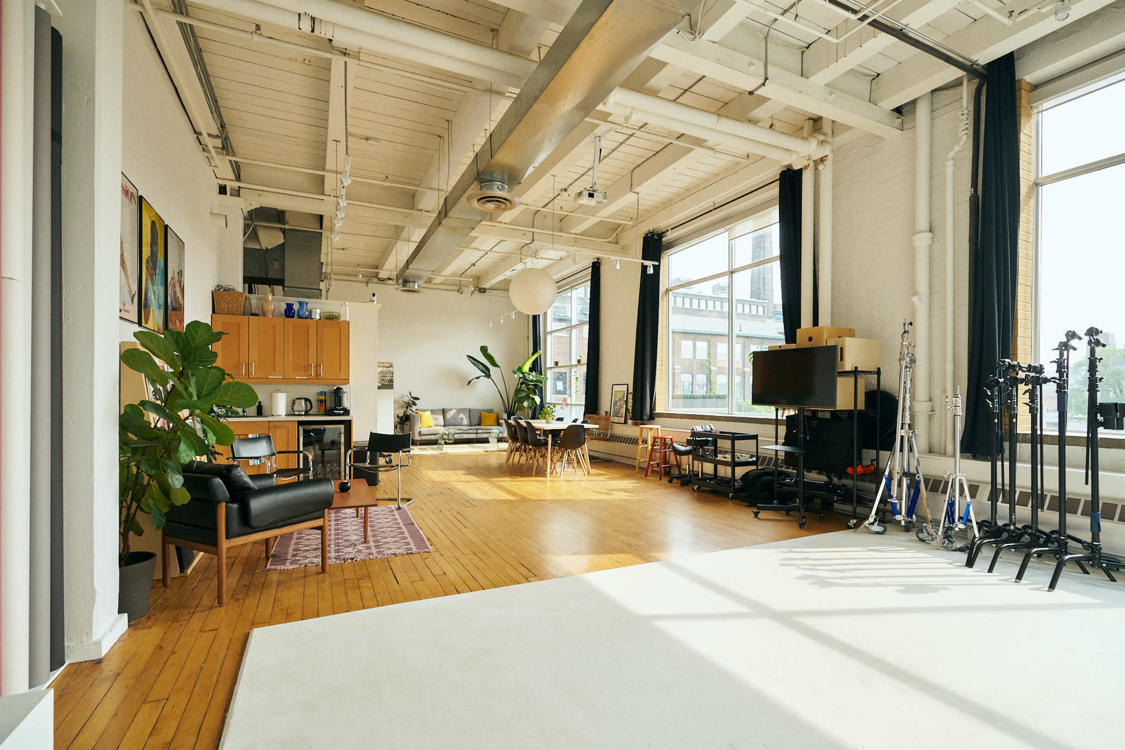Light-Filled and Spacious Loft in Liberty Village Image in Liberty Village, Toronto, ON