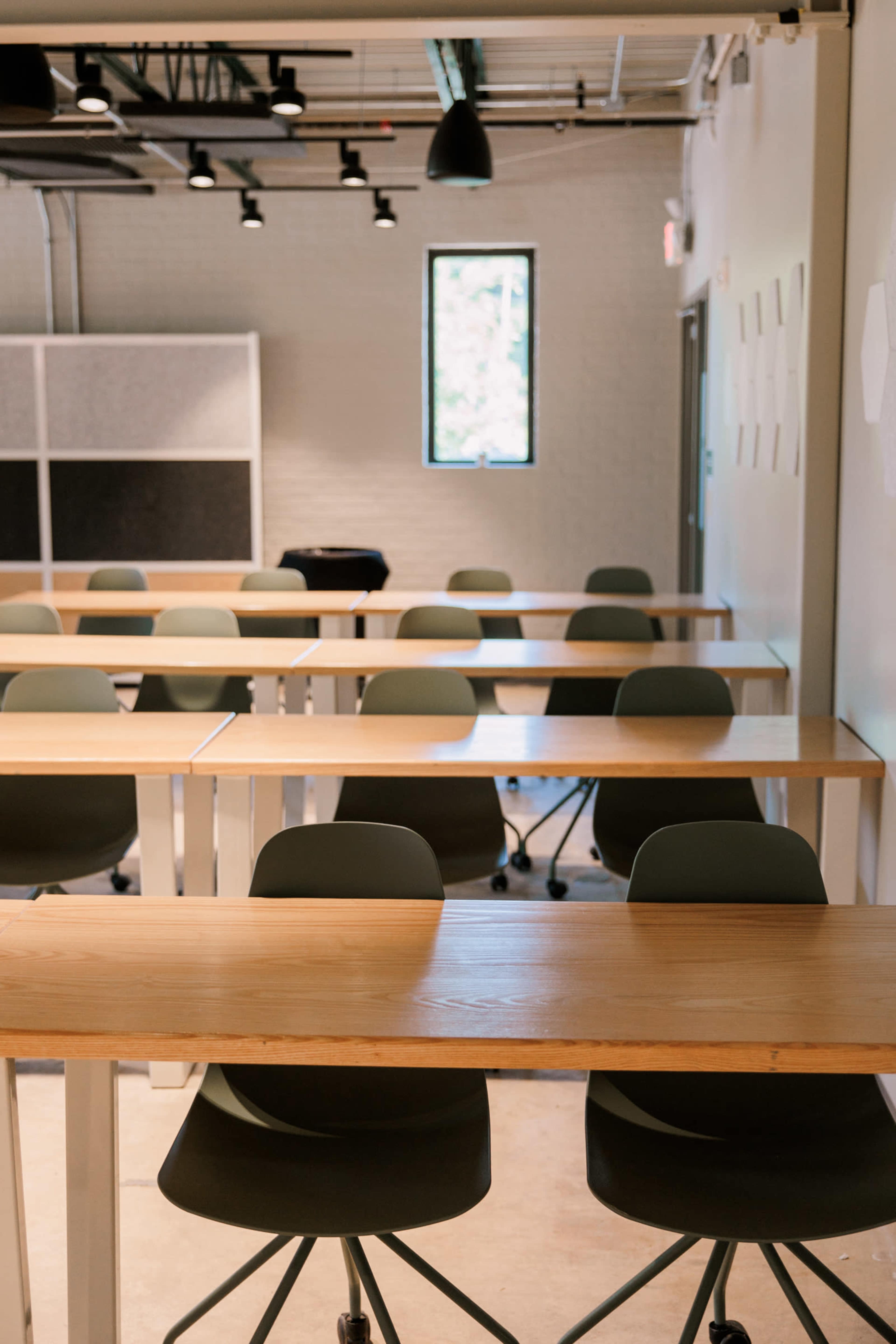 Spacious Meeting Room Image in Southwest Raleigh, Raleigh, NC