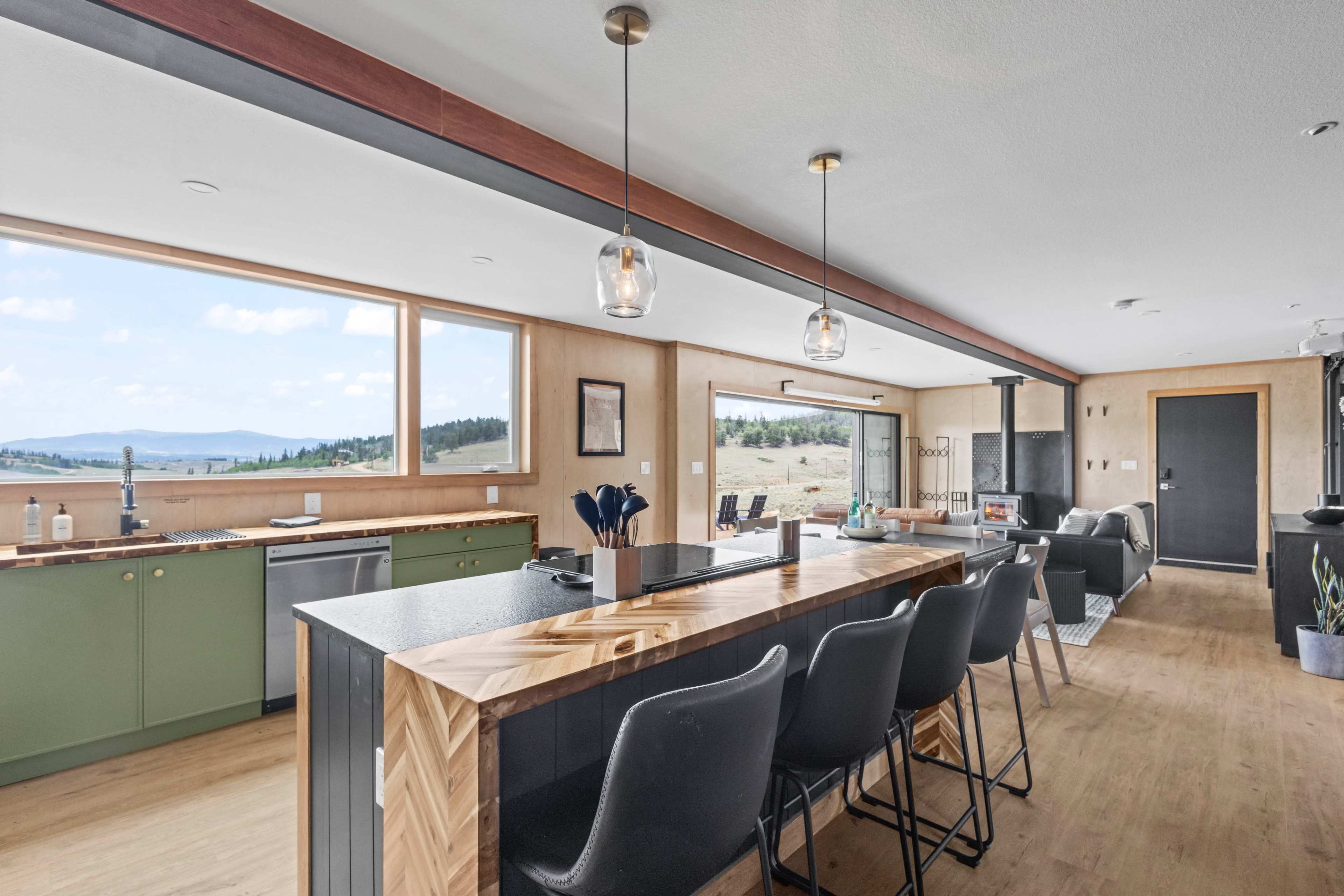 Stylish Shipping Container Home with Stunning Mountain Views Image in , Como, CO