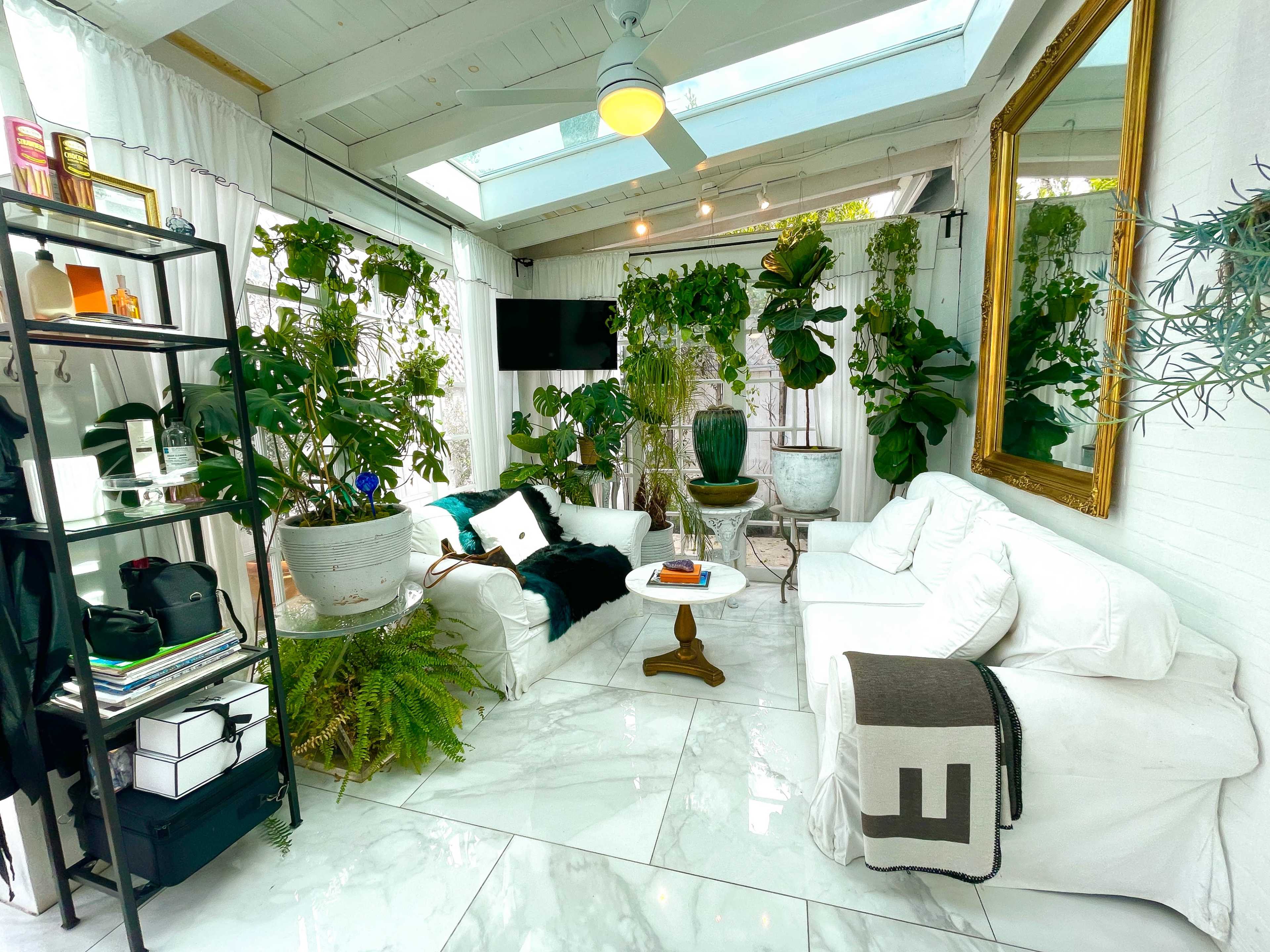 Greenhouse Salon with Open Windows Image in Valley Village, Valley Village, CA
