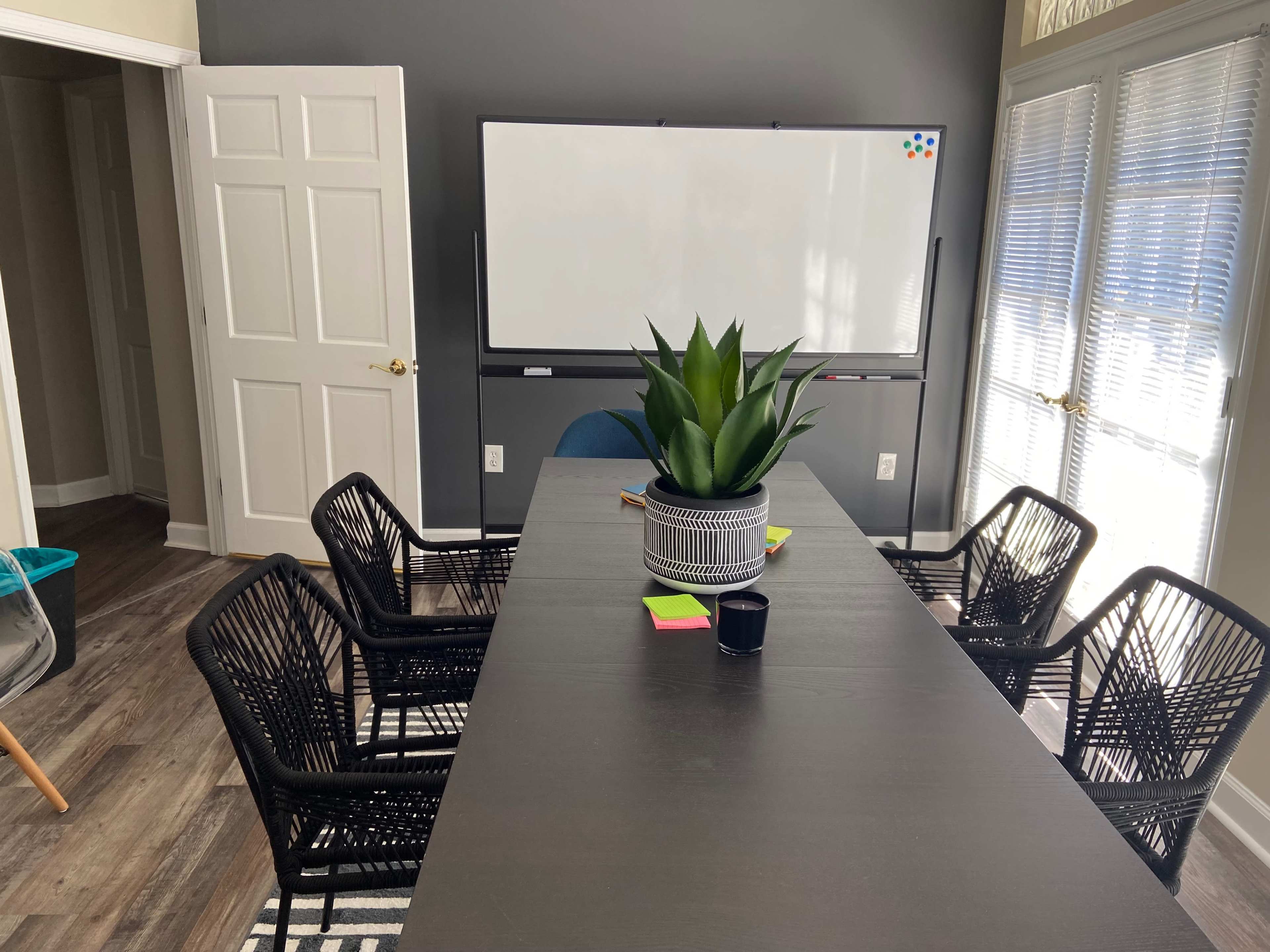 Contemporary Intimate Meeting Space in Roswell's medical downtown Image in Alpharetta, Roswell, GA