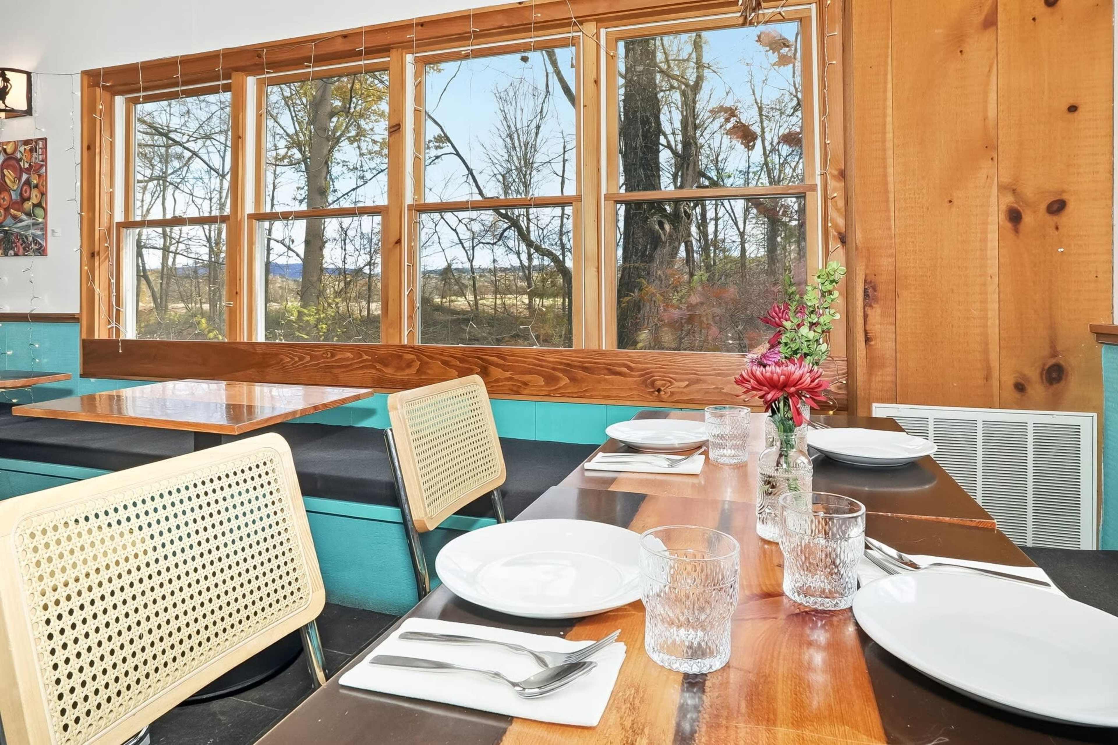 Fully-equipped event space with water views Image in Rochester, Accord, NY