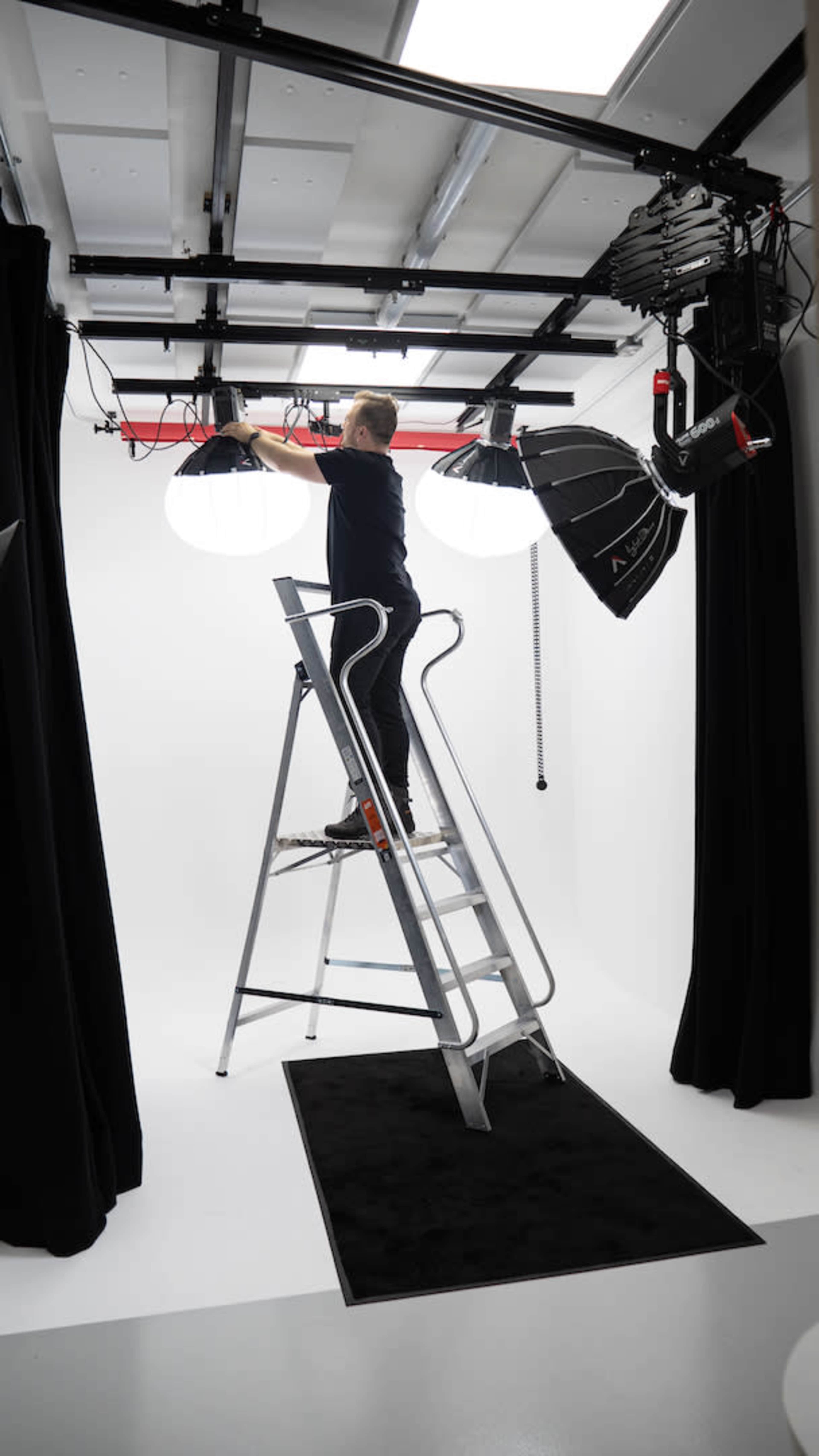 Photo Video Studio | Infinity Cove Image in St Philip's Marsh, Bristol, ENG