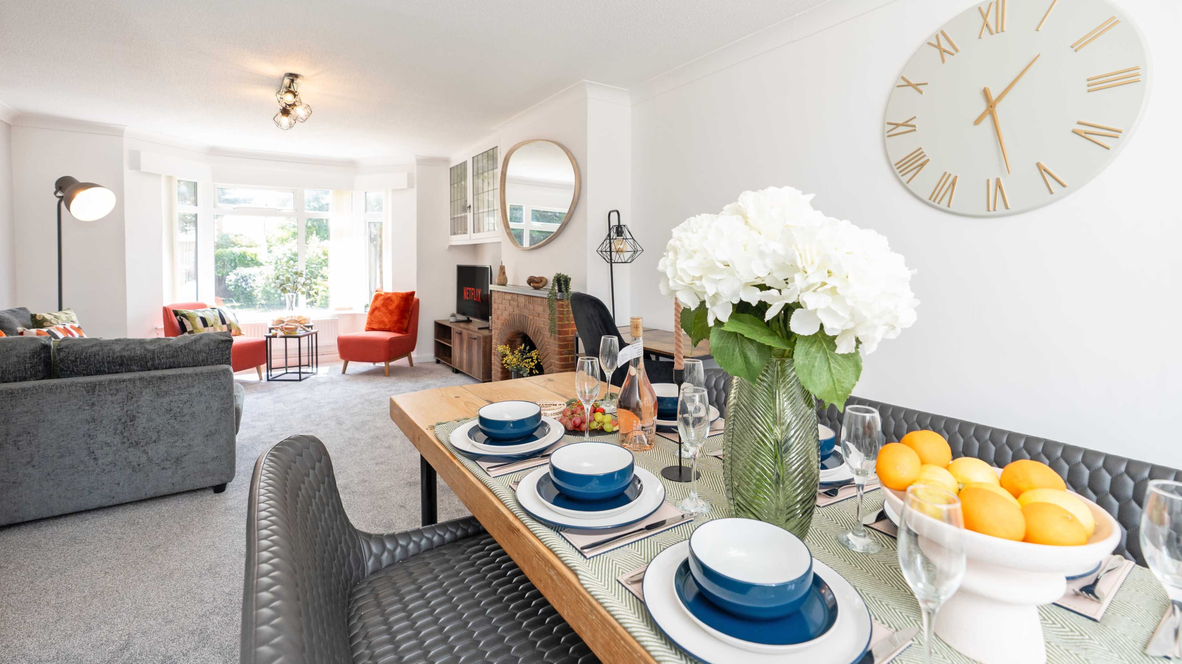 Drayton Manor - 3BR Modern Spacious House - Autumn Special Offer! Image in Drayton, Portsmouth, ENG
