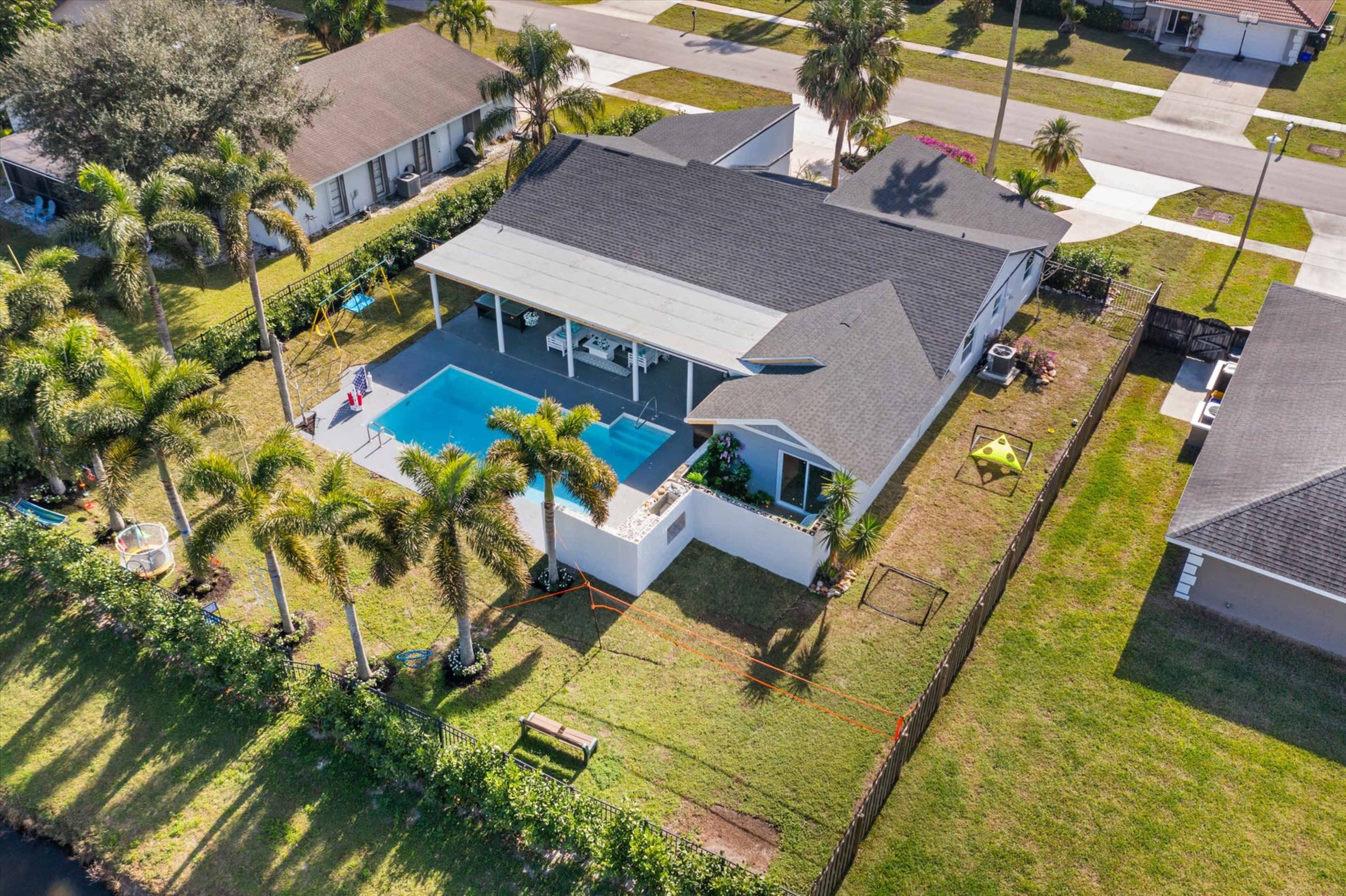 5-bedroom Equestrian Home with Heated Pool Image in Wellington, Wellington, FL
