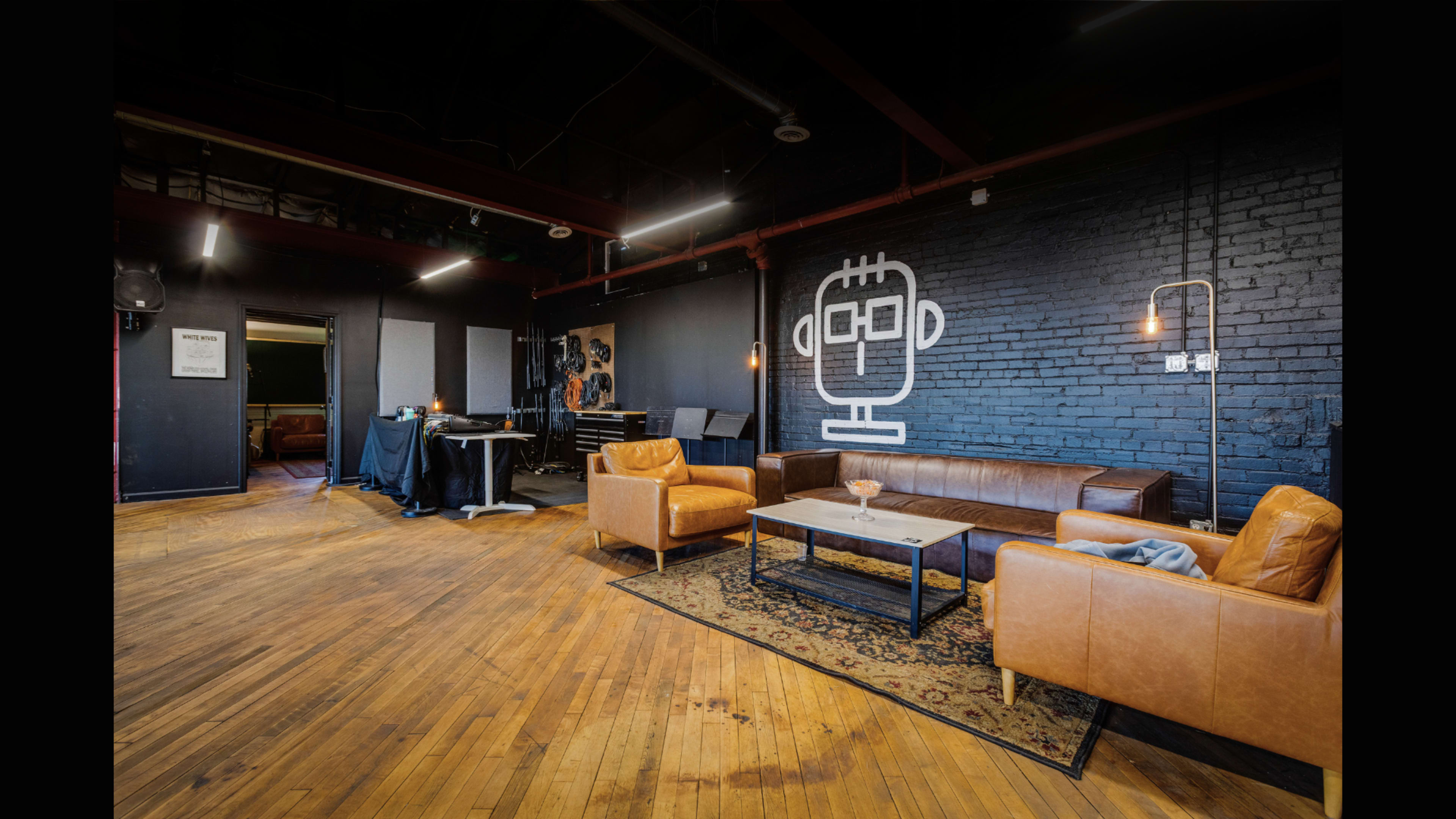 Elevated-Industrial Warehouse Studio Minutes from Downtown Image in Allentown, Pittsburgh, PA