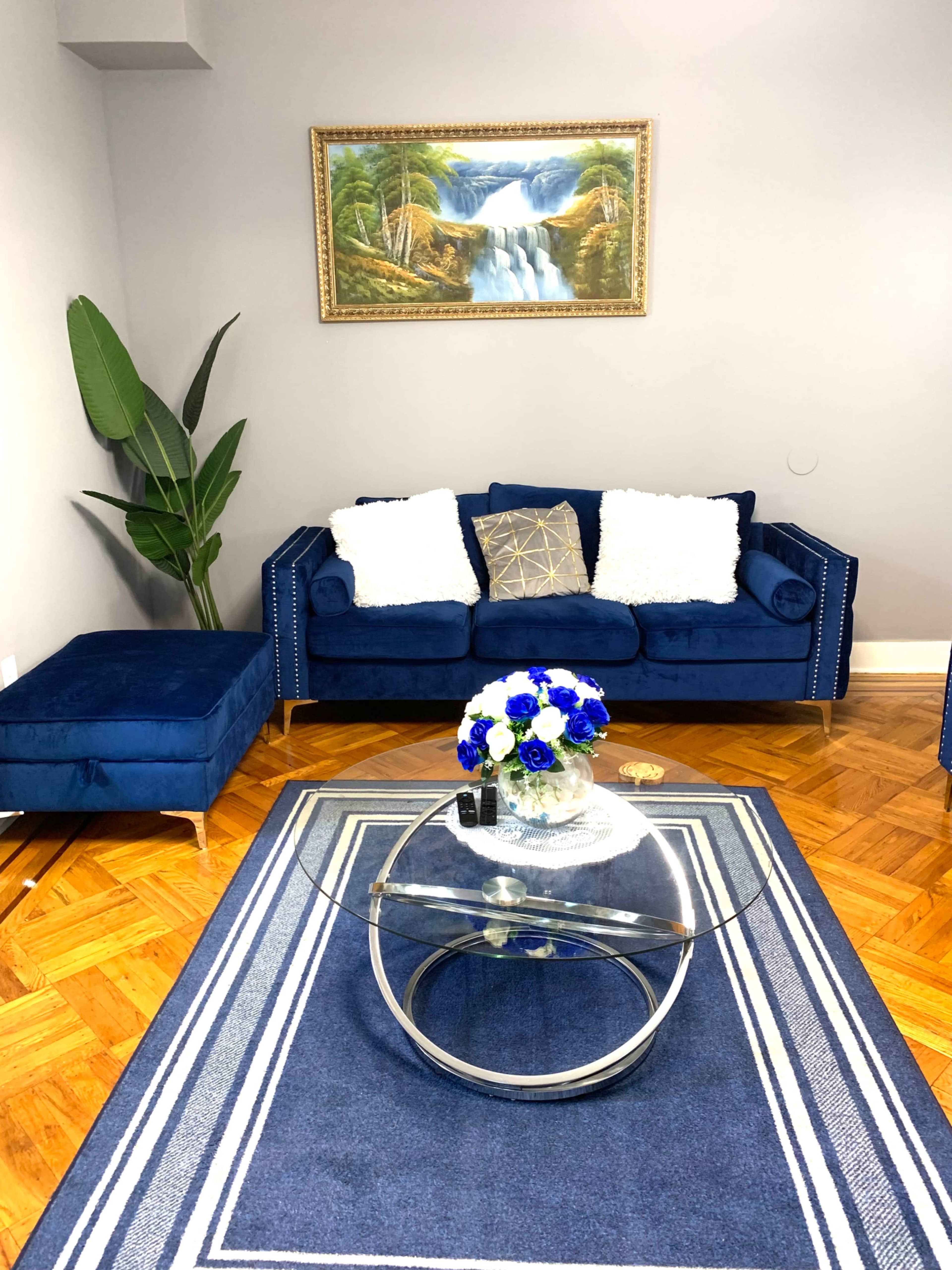 Modern urban house with chef's kitchen, dining and living room Image in Irvington, Irvington, NJ