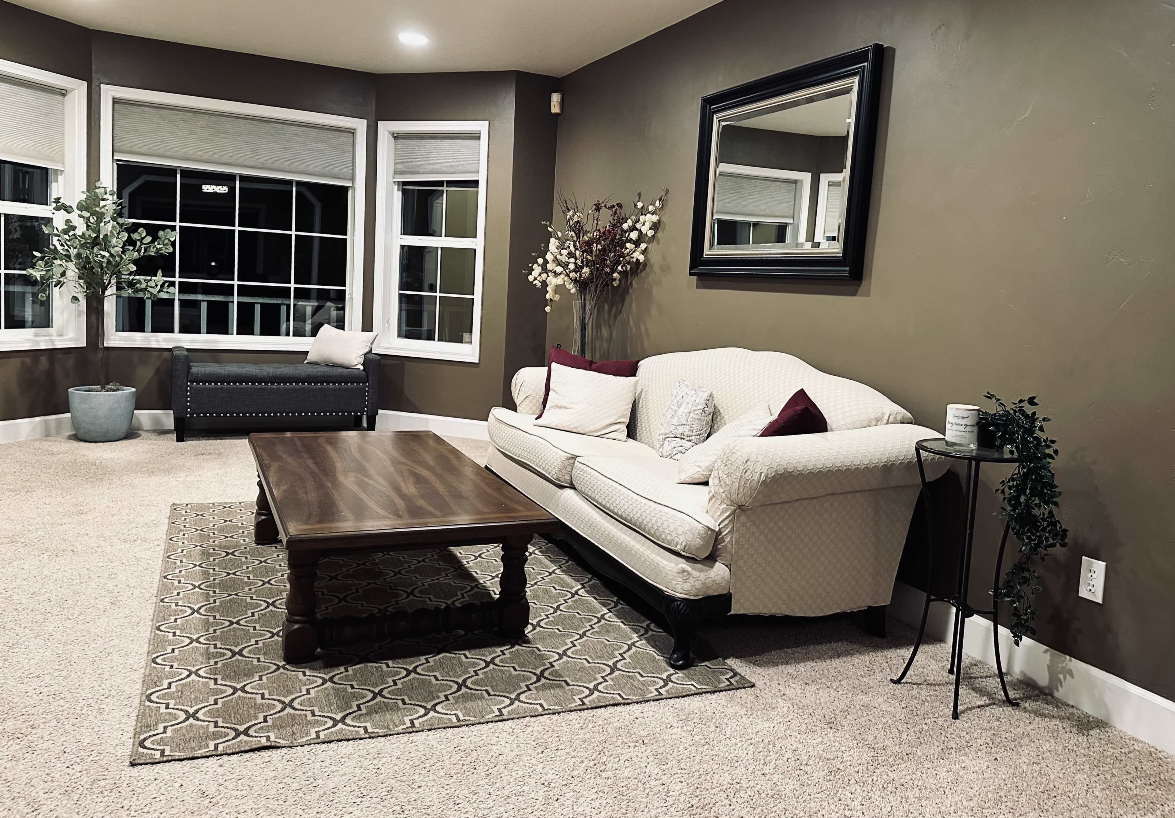 Bella- a large stylish home Image in Corvallis, Corvallis, OR