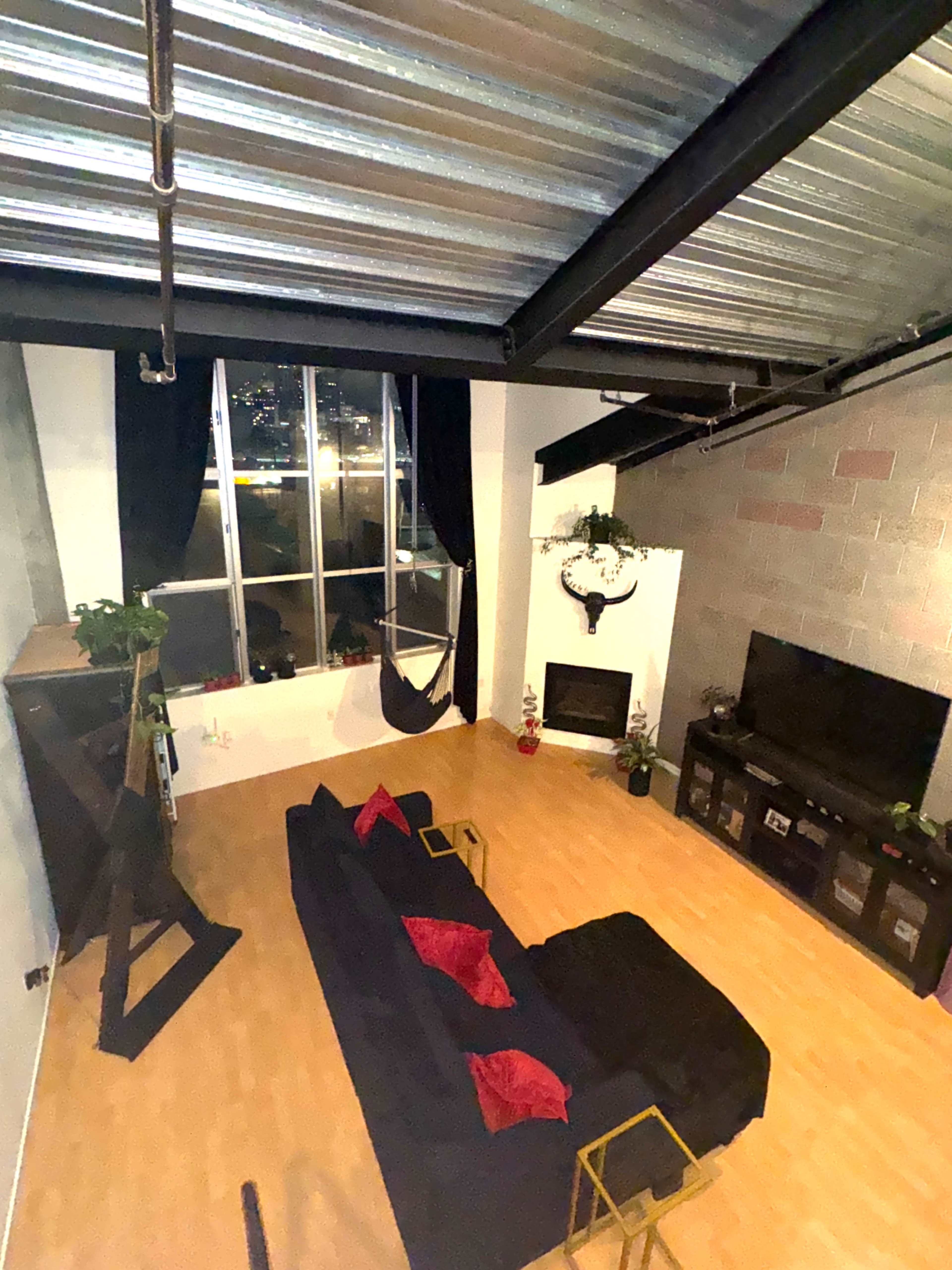 Luxury industrial loft with city view Image in SoMa, San Francisco, CA