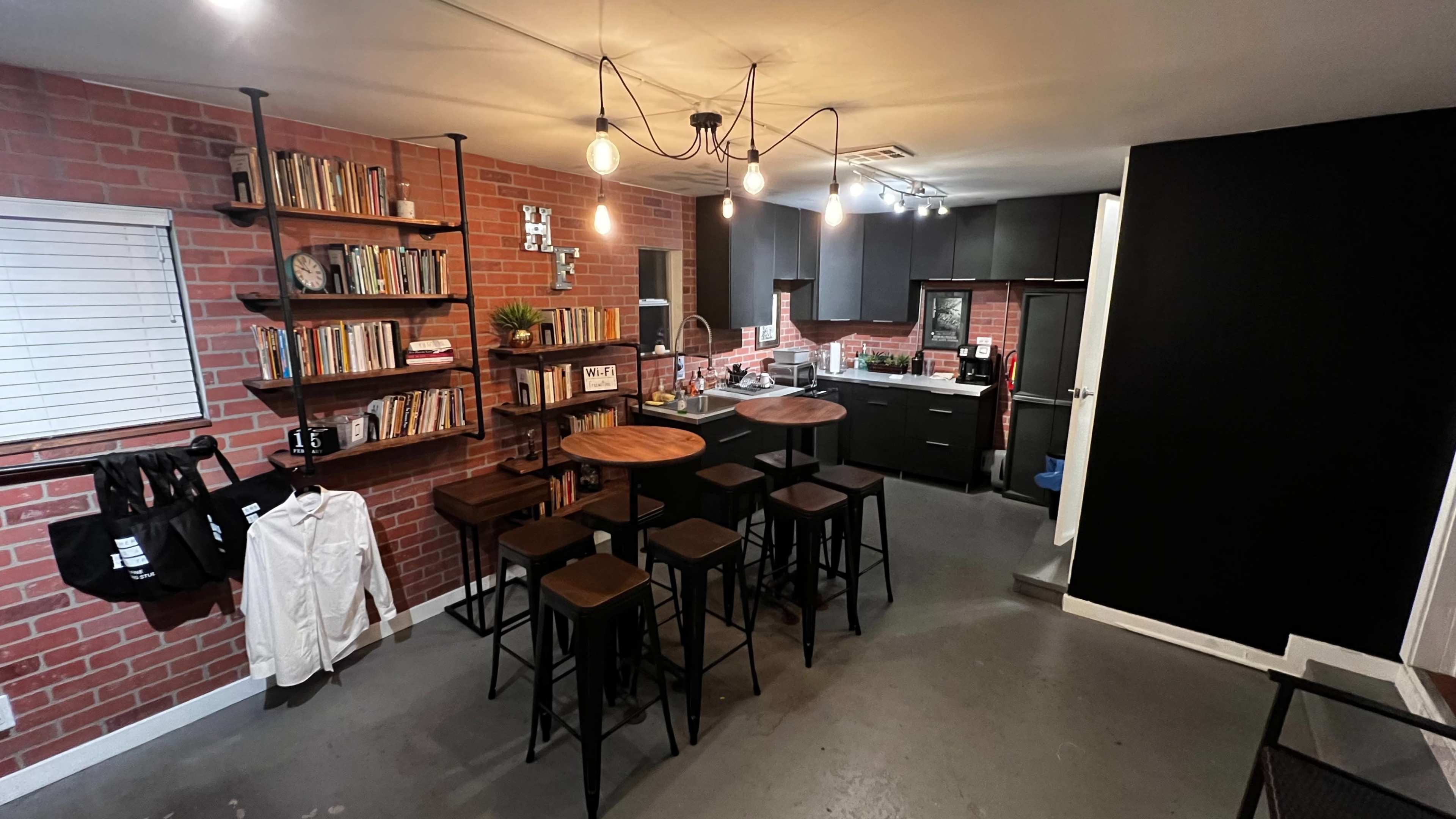 Urban Chic Classroom and Rehearsal Space Bild in Hollywood, Los Angeles, CA