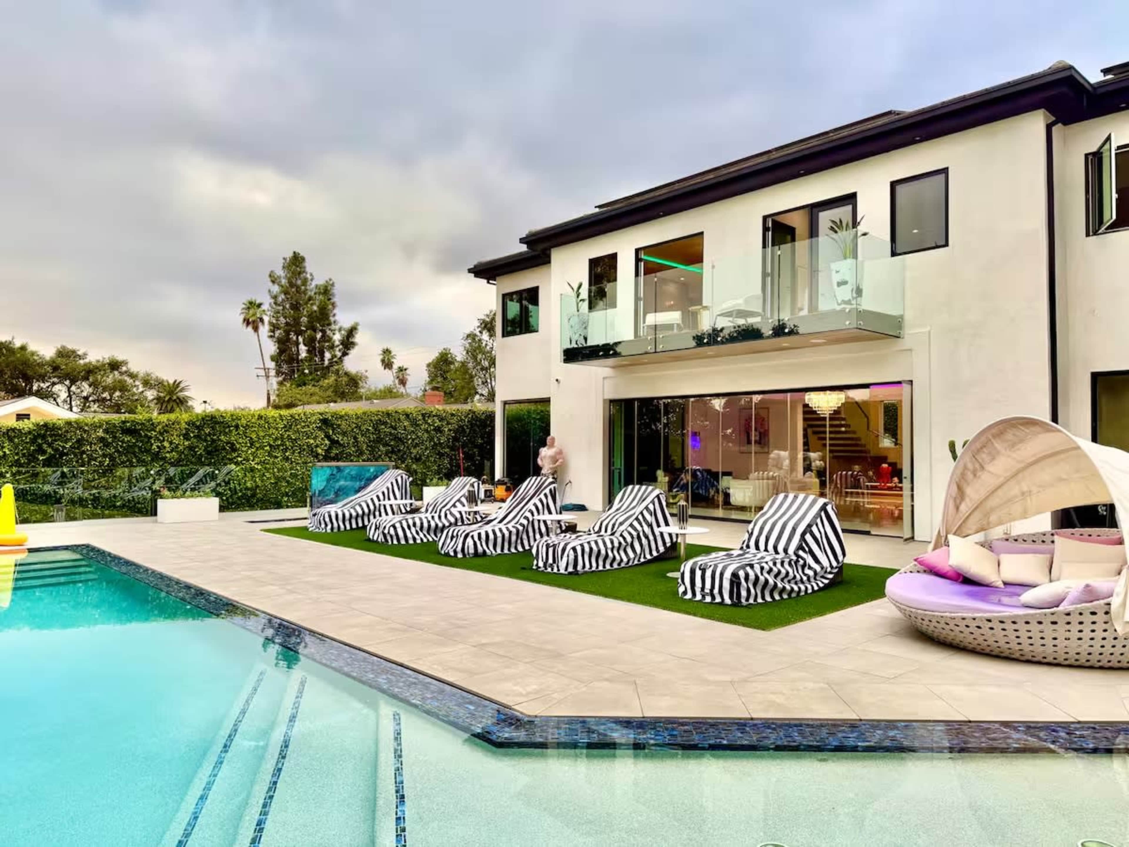 Pasadena Pavilion for Elevated Living Image in , Pasadena, CA