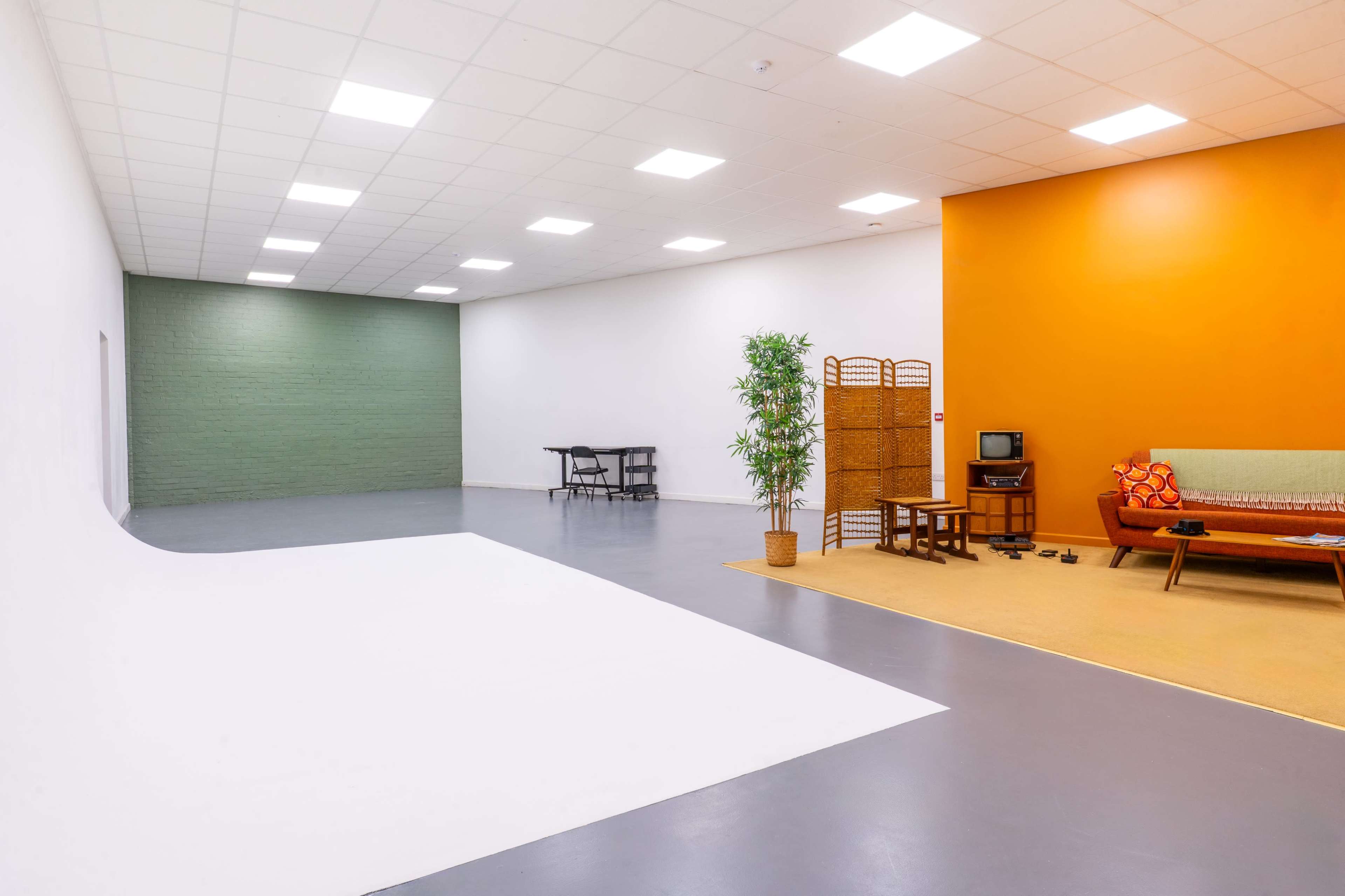 Spacious Newcastle Photo Studio with 70s Set Image in Newcastle upon Tyne, Newcastle Upon Tyne, ENG
