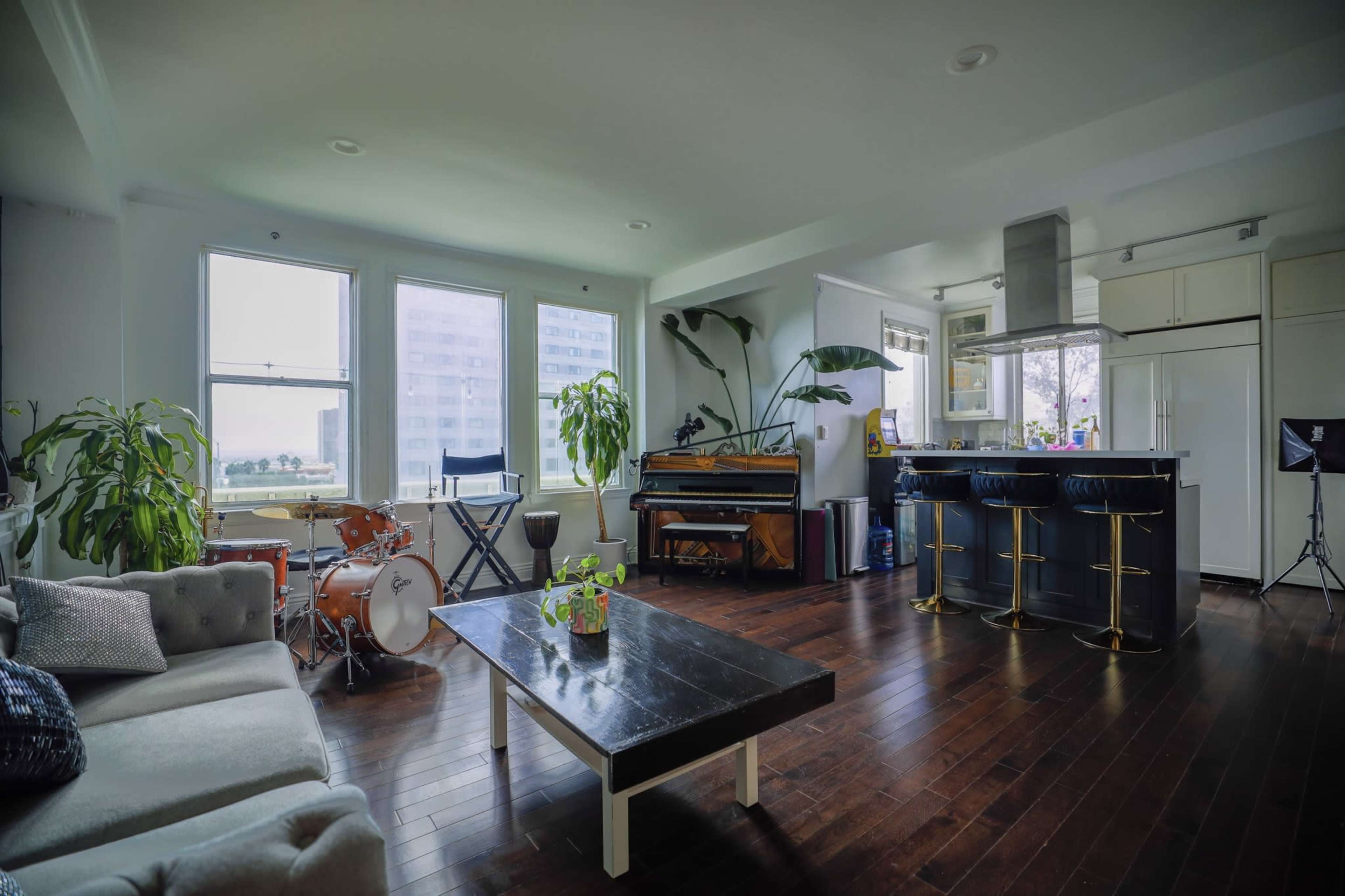 Hollywood Studio With Private Rooftop Image in Hollywood, Hollywood, CA