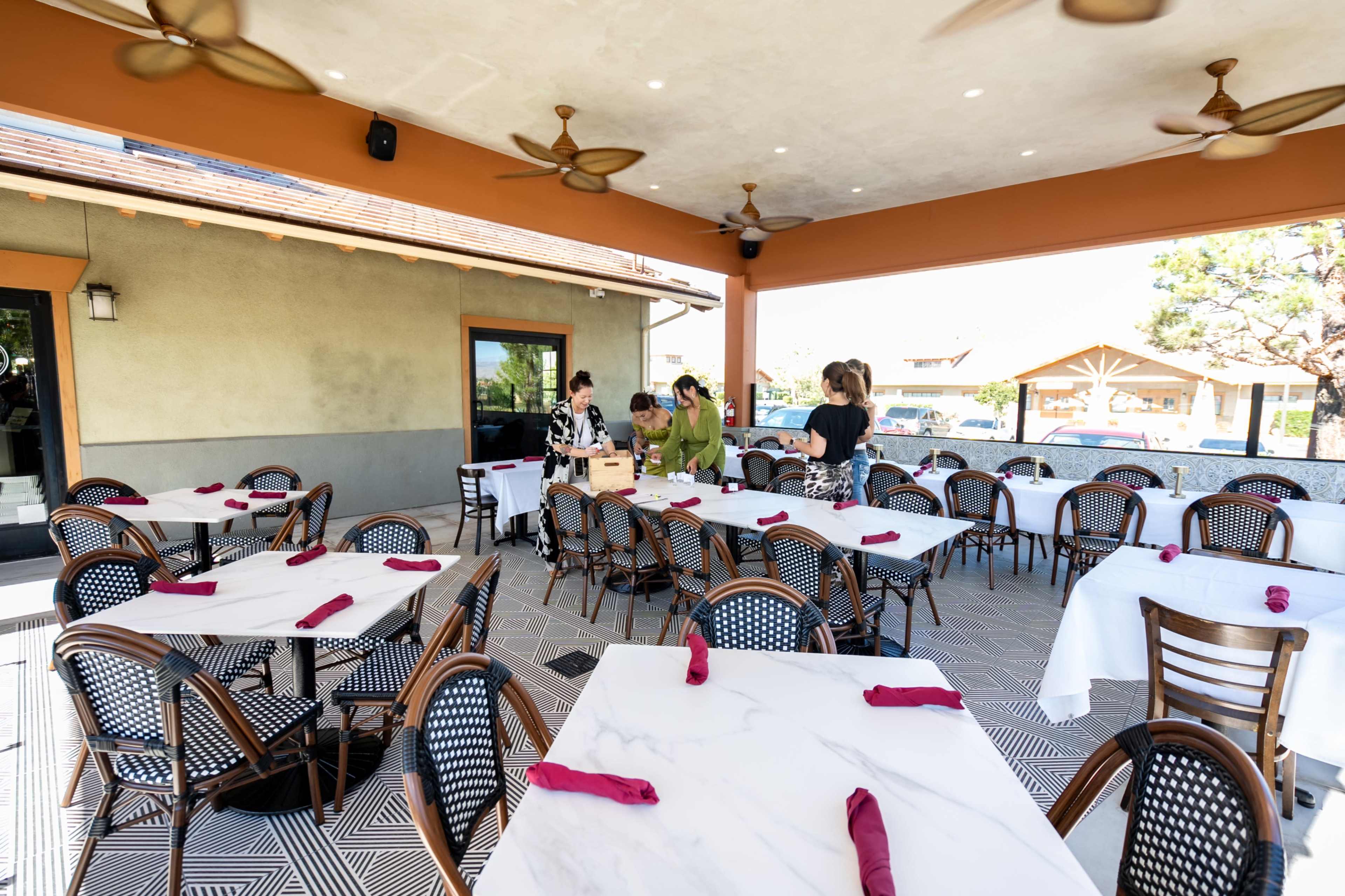 Secluded restaurant venue with beautiful dining room and patio Image in Palmdale, Palmdale, CA