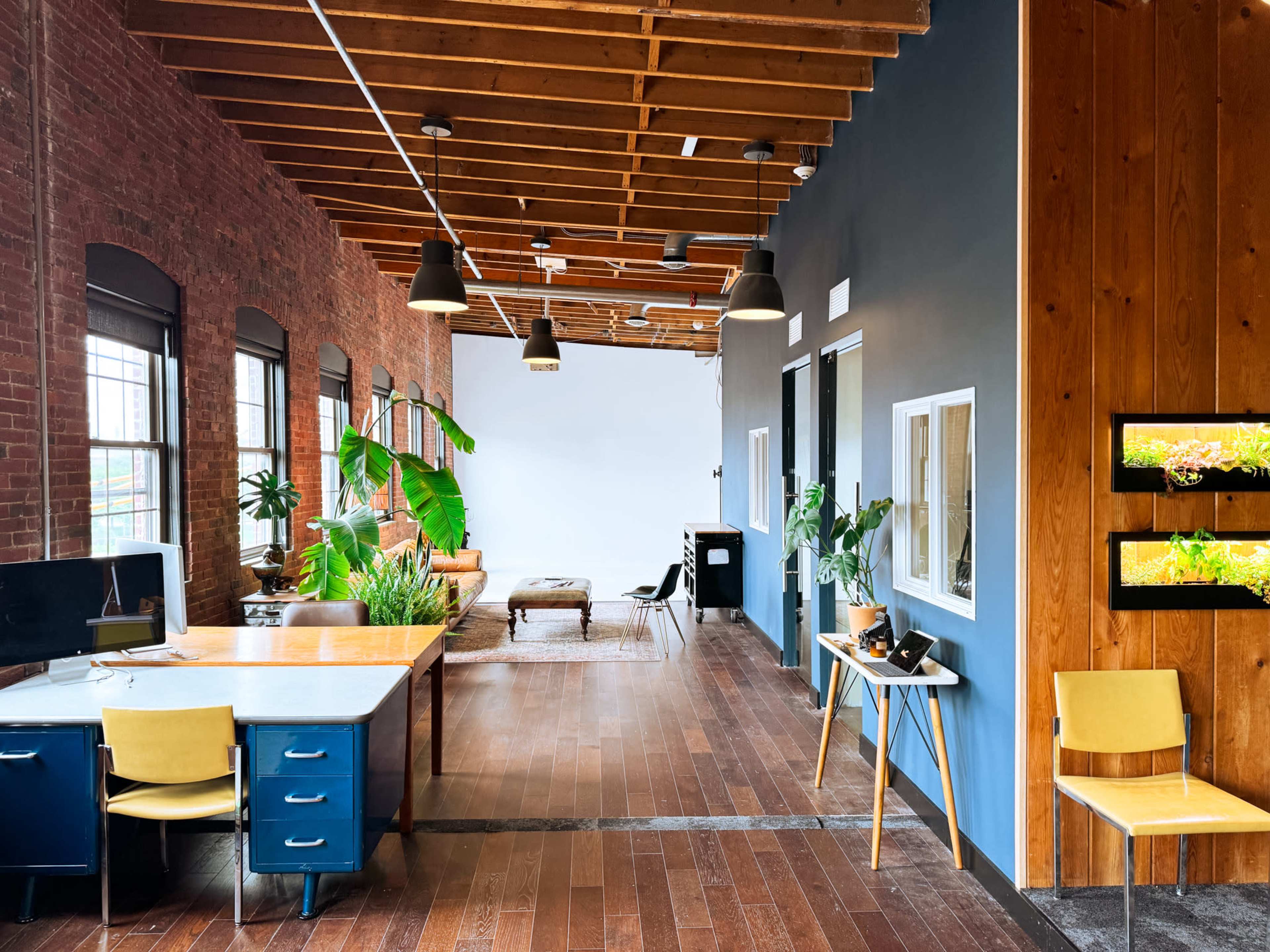 Two-Wall Cyclorama in Cozy Renovated Industrial Loft in Old Ice Cream Factory on the Water in Boston Image in Neponset / Port Norfolk, Boston, MA