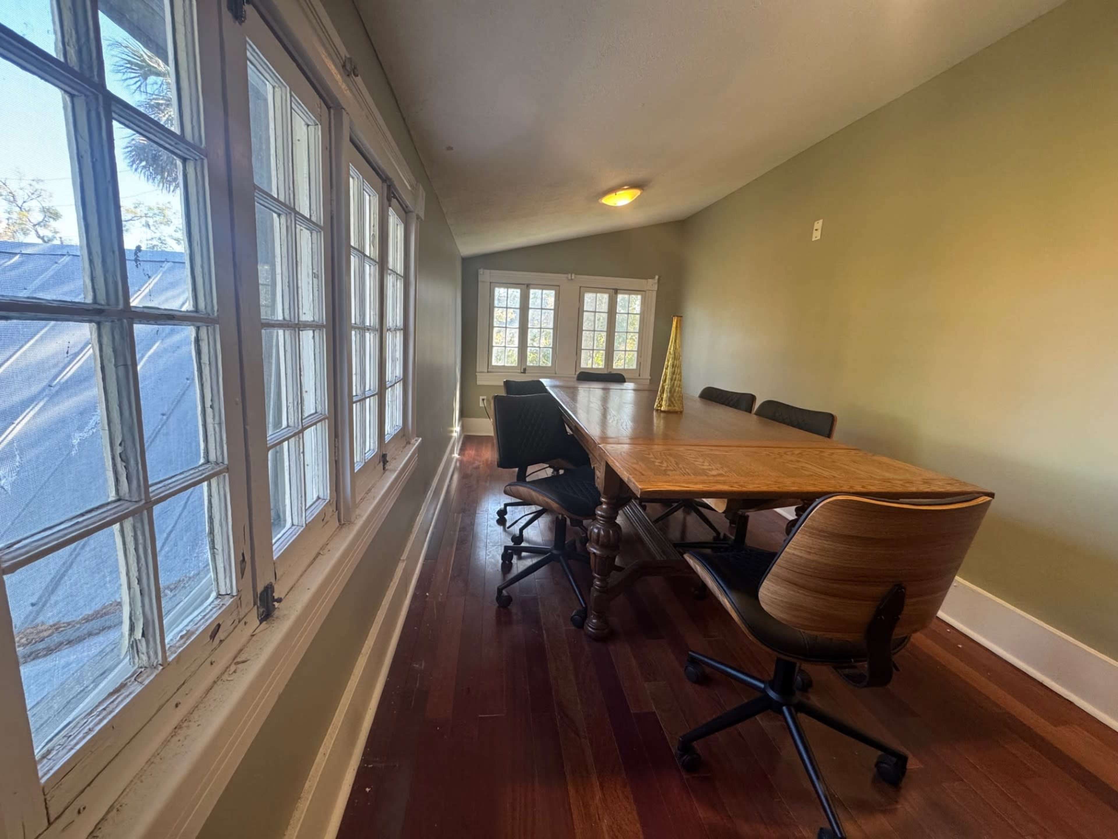 Cozy & Private Meeting Room for 6-8 Image in Longwood, Longwood, FL