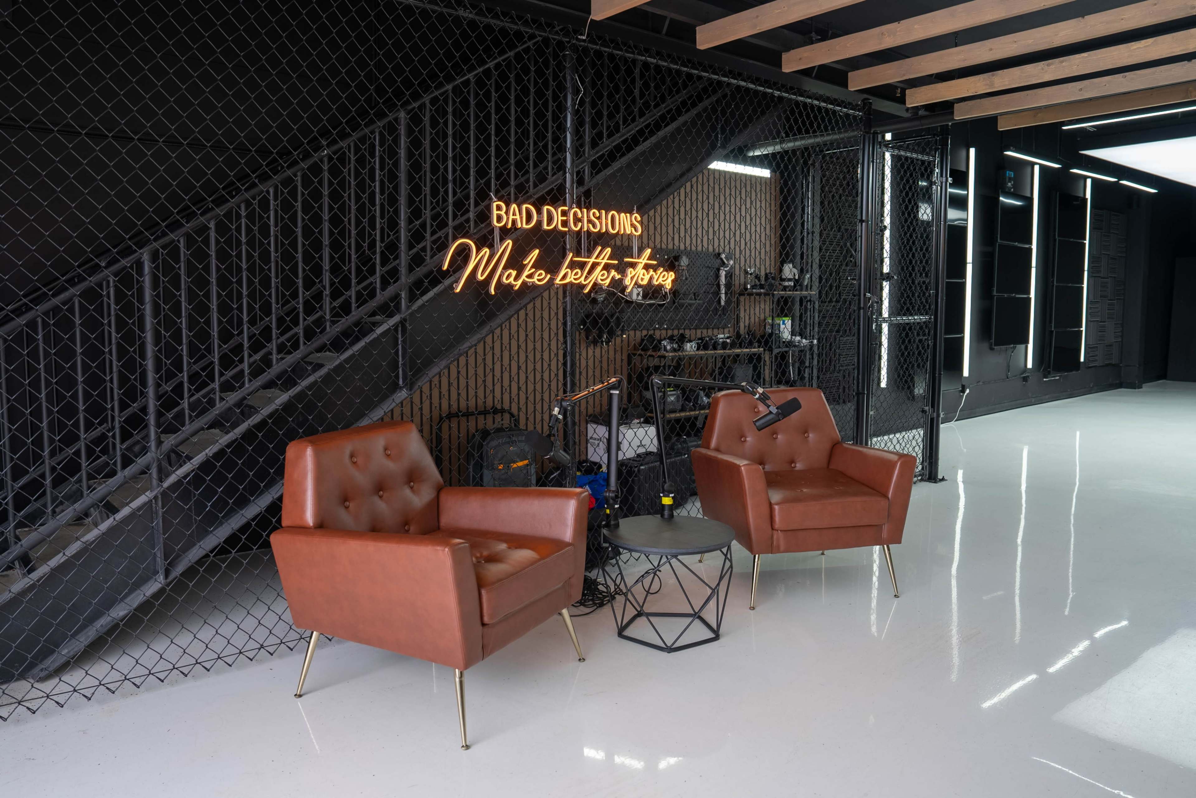 Vancouver's Ultimate Creative Studio | 15' Softbox, Gloss White Floors & VFX Wall! Image in Richmond, Richmond, BC