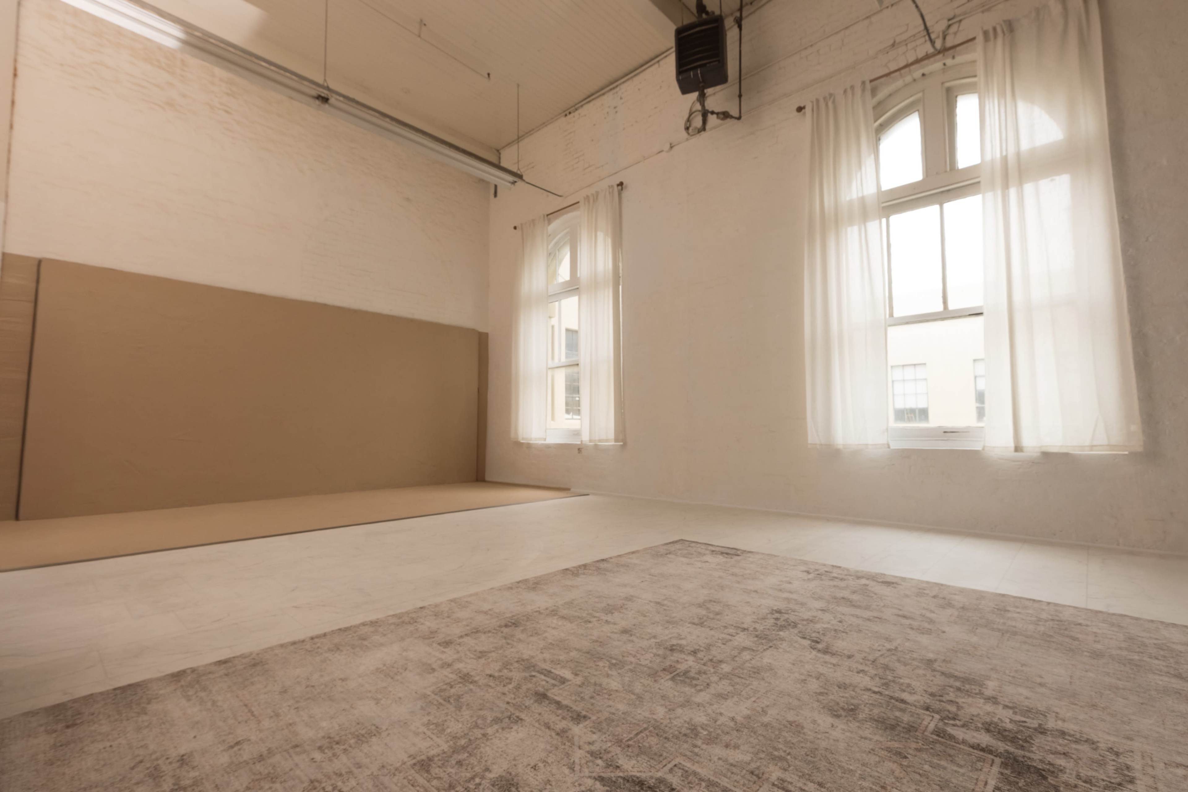 Large Open Photo/Video Studio (Includes all Lighting Equipment) Image in Benicia, Benicia, CA