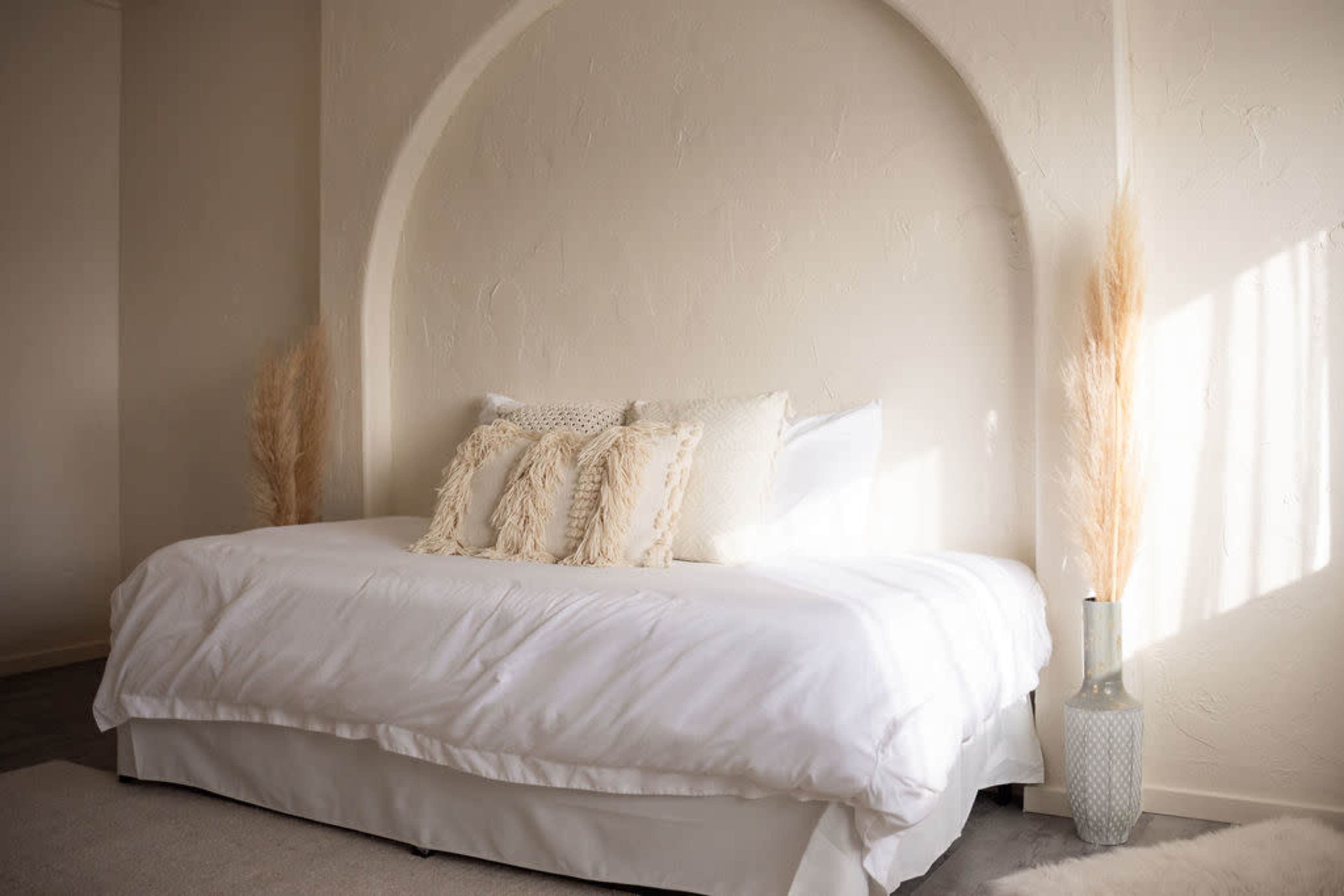 2 Neutral & Bold Natural Light Photo Studios Image in Oak View, Huntington Beach, CA