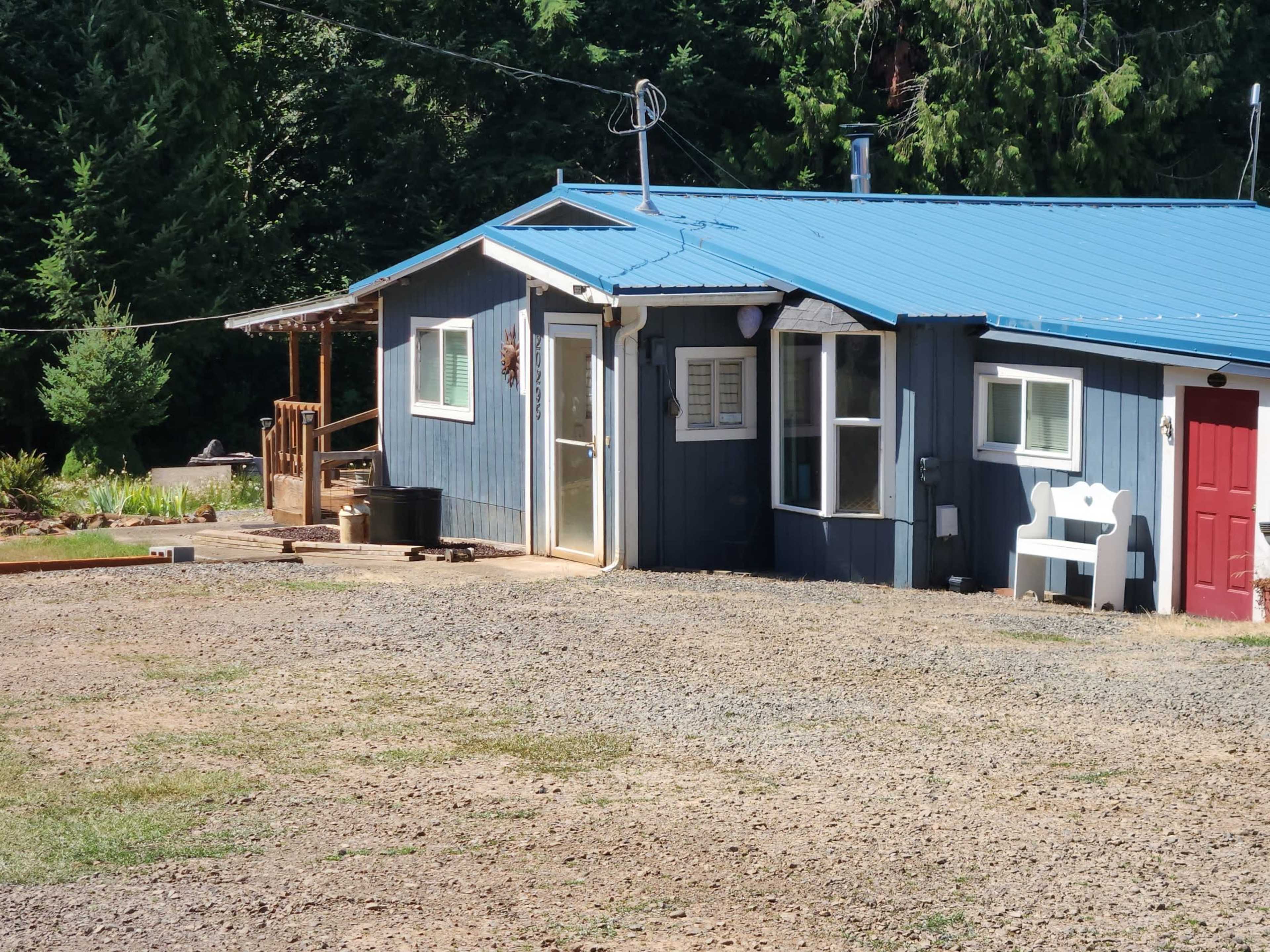Rustic Barn, Office and Pasture Areas Image in , Beavercreek, OR