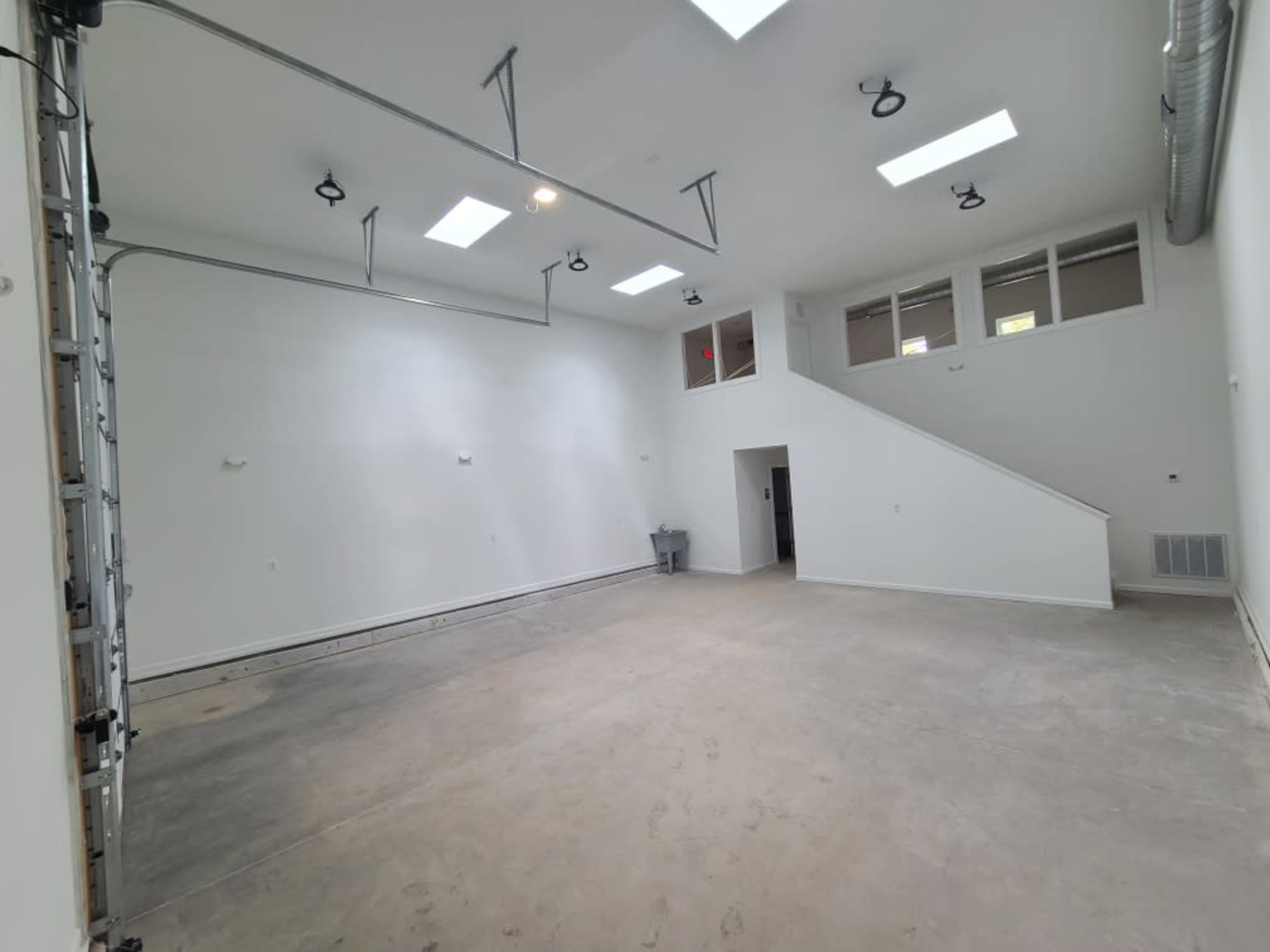 Spacious flexible photo/video production studio with controlled natural lighting. Image in Swansboro, Richmond, VA