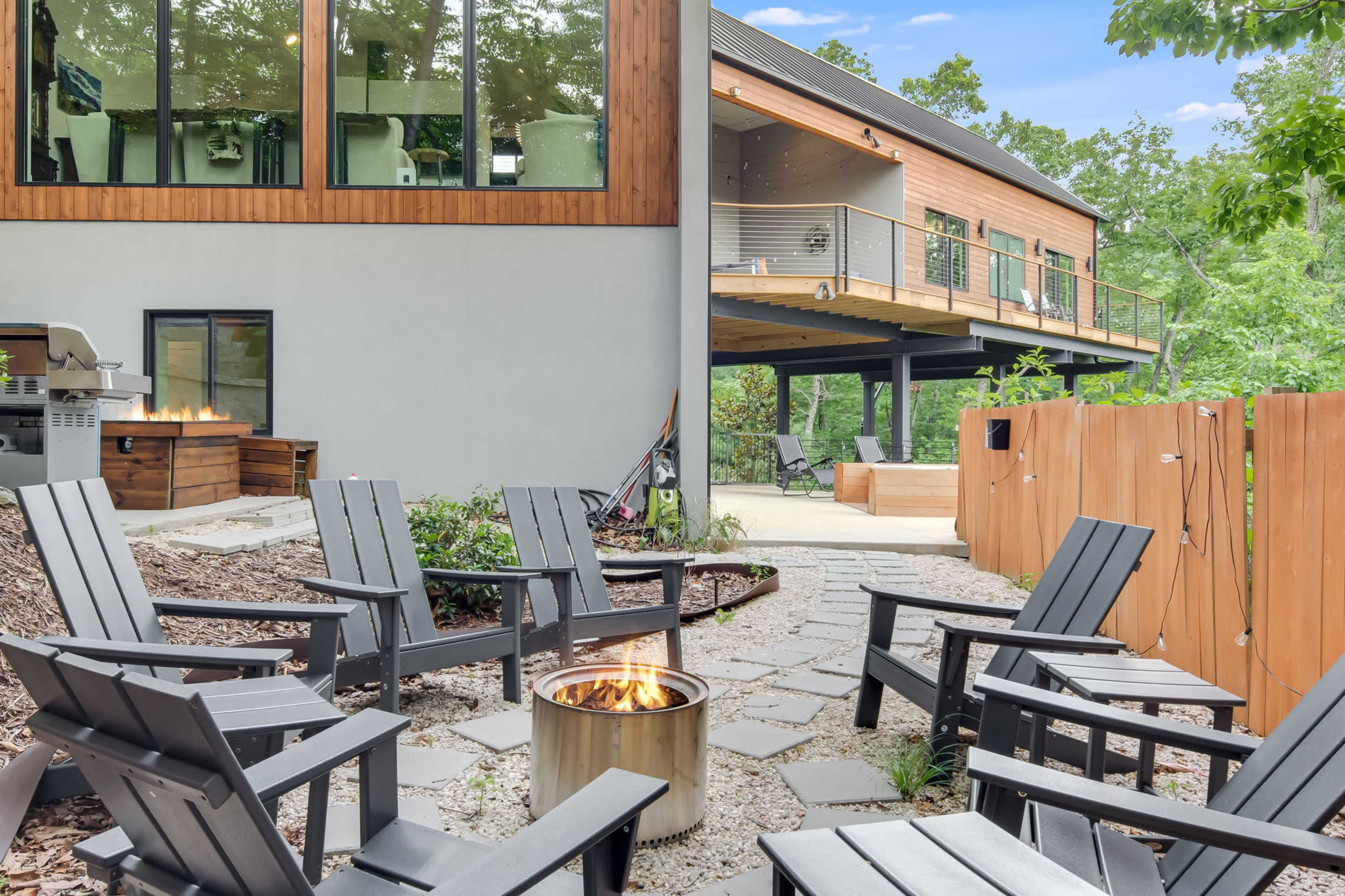 Luxury Mountain Chalet with Stunning Views, Expansive Interiors & Abundant Natural Light Image in , Hendersonville, NC