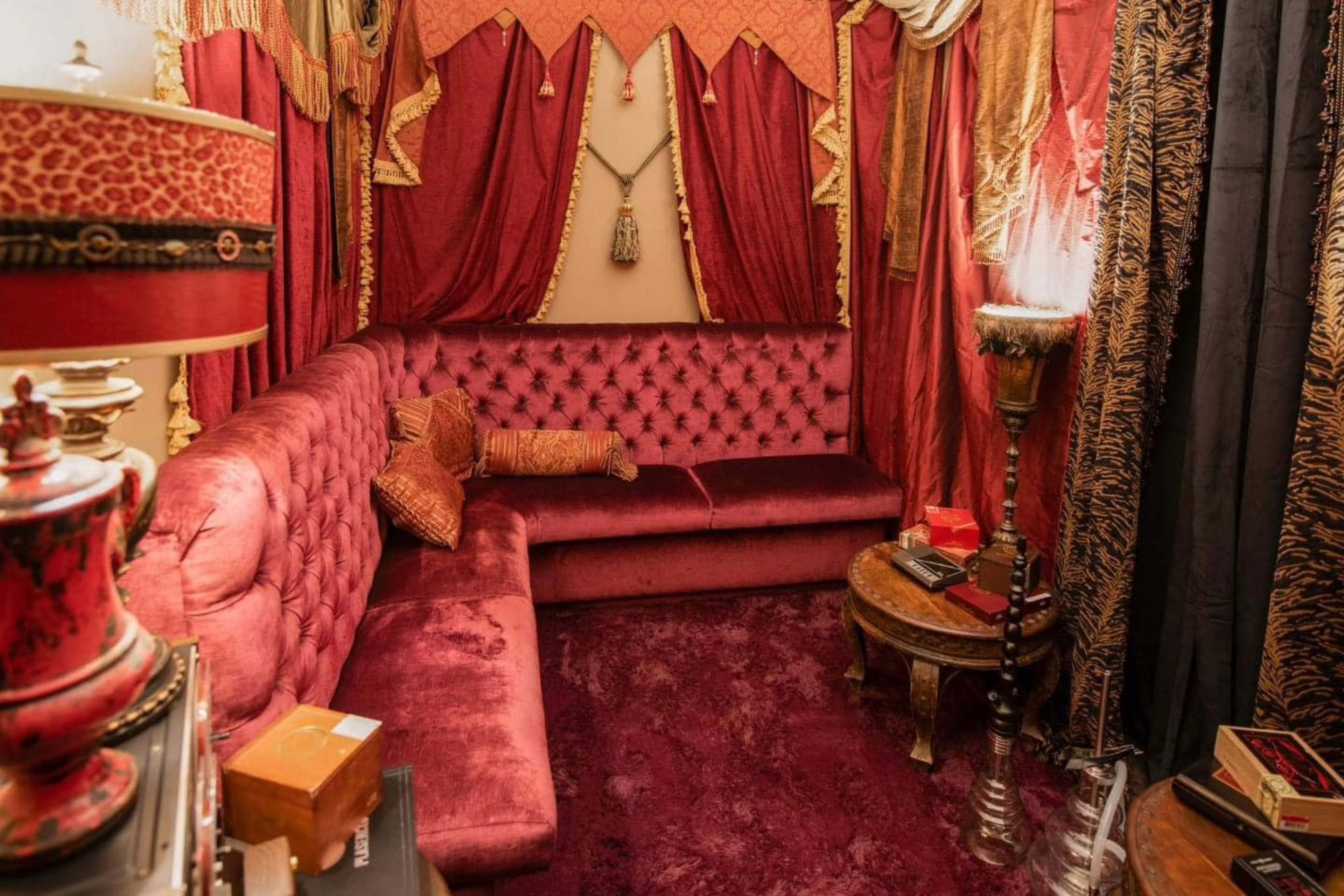 Multiple rooms perfect for Easter Vibes Image in Northside, Houston, TX