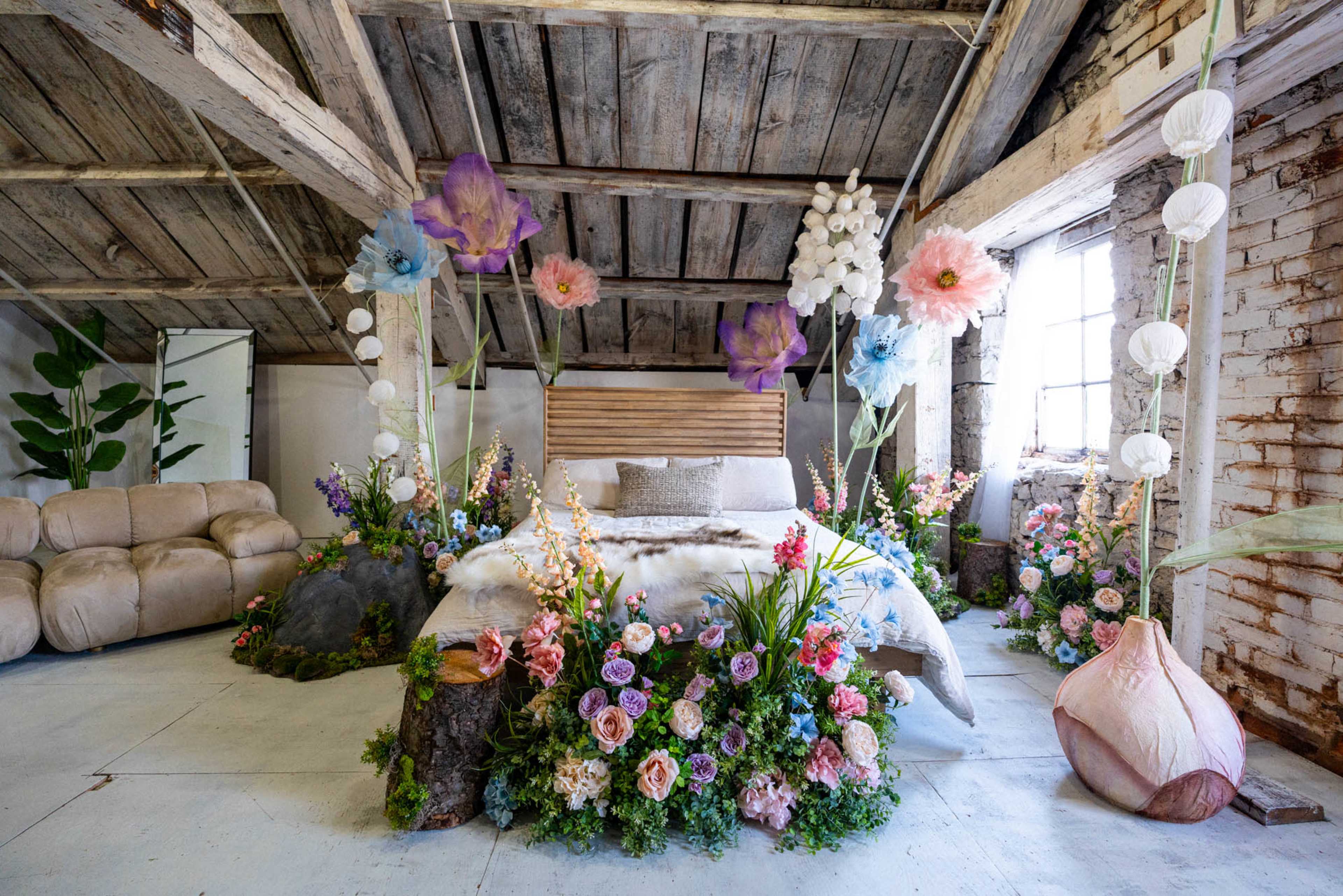 The Bedroom Image in Dundas, Dundas, ON