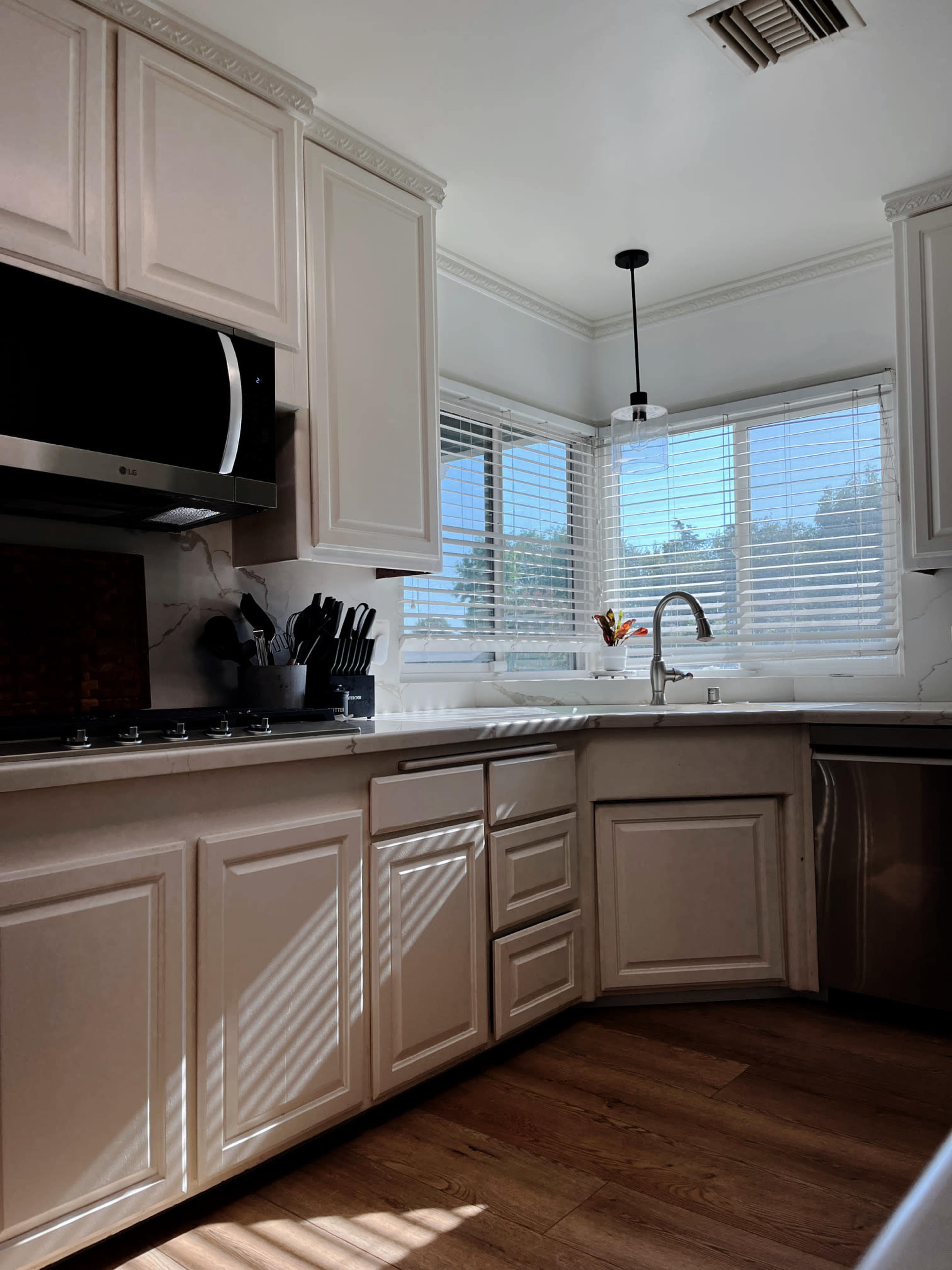 Modern But Cozy Image in Glendora, Glendora, CA