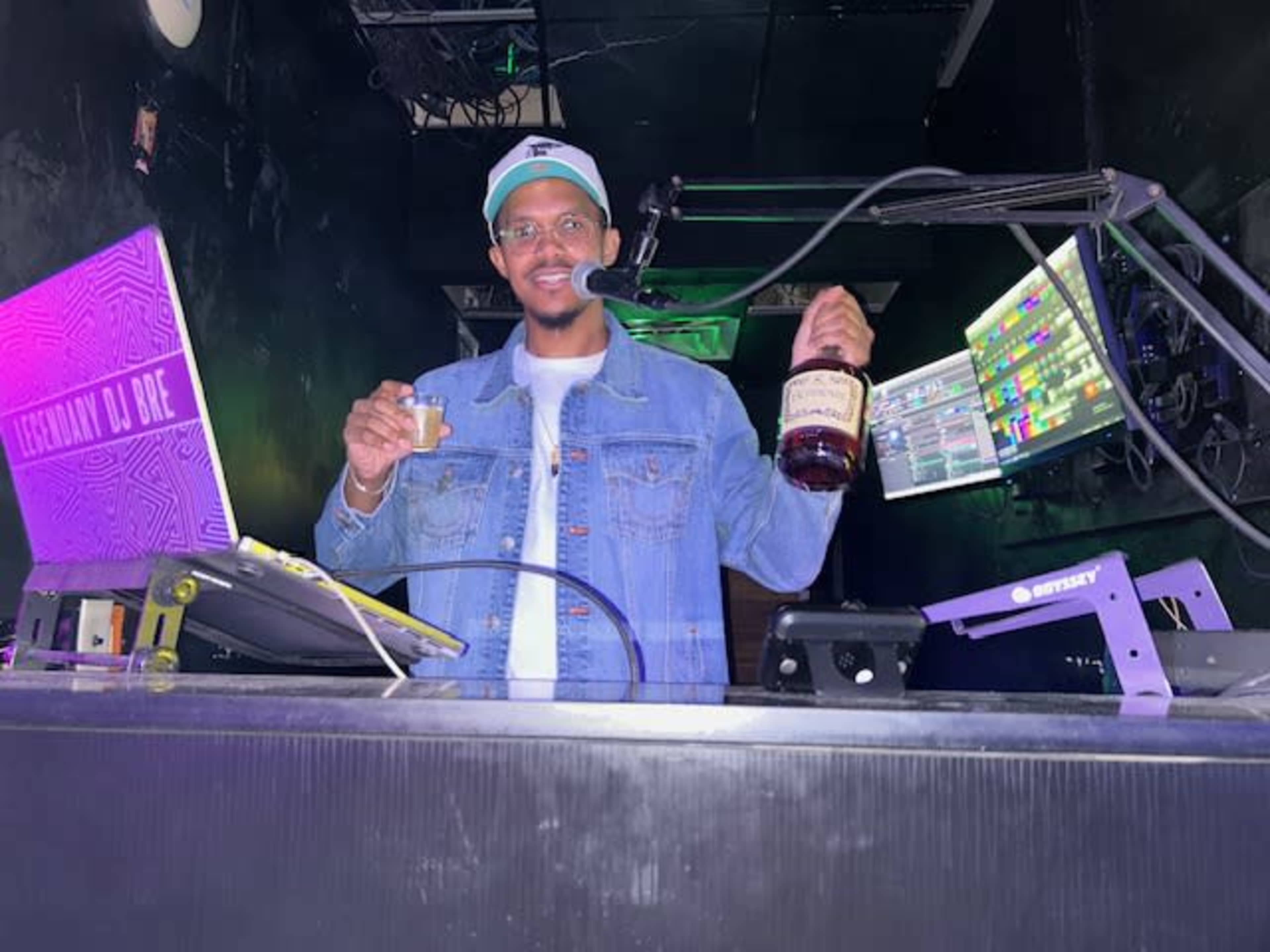 House DJ