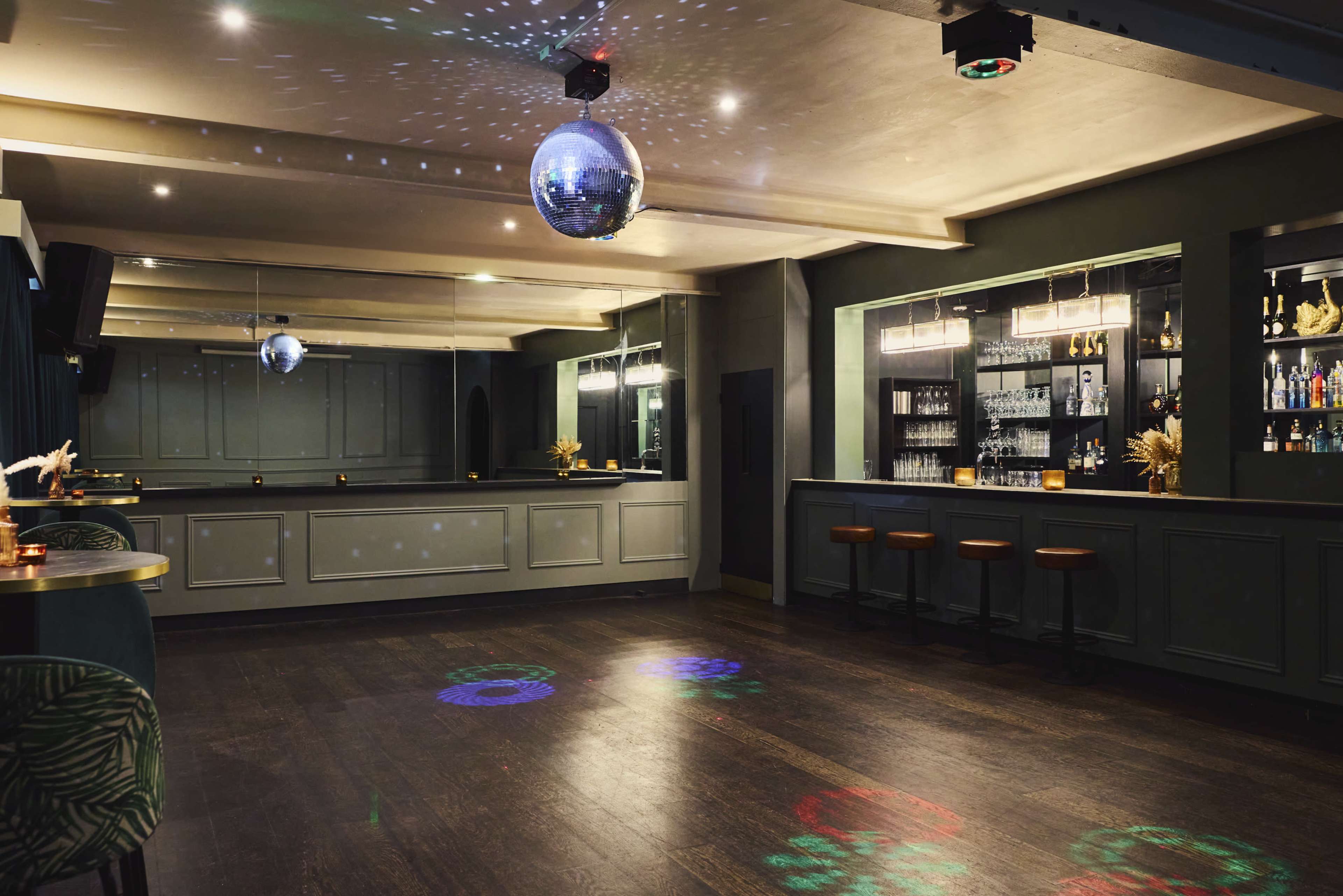 600 capacity, multistory venue, with 5 function rooms Image in Balham, LONDON, ENG