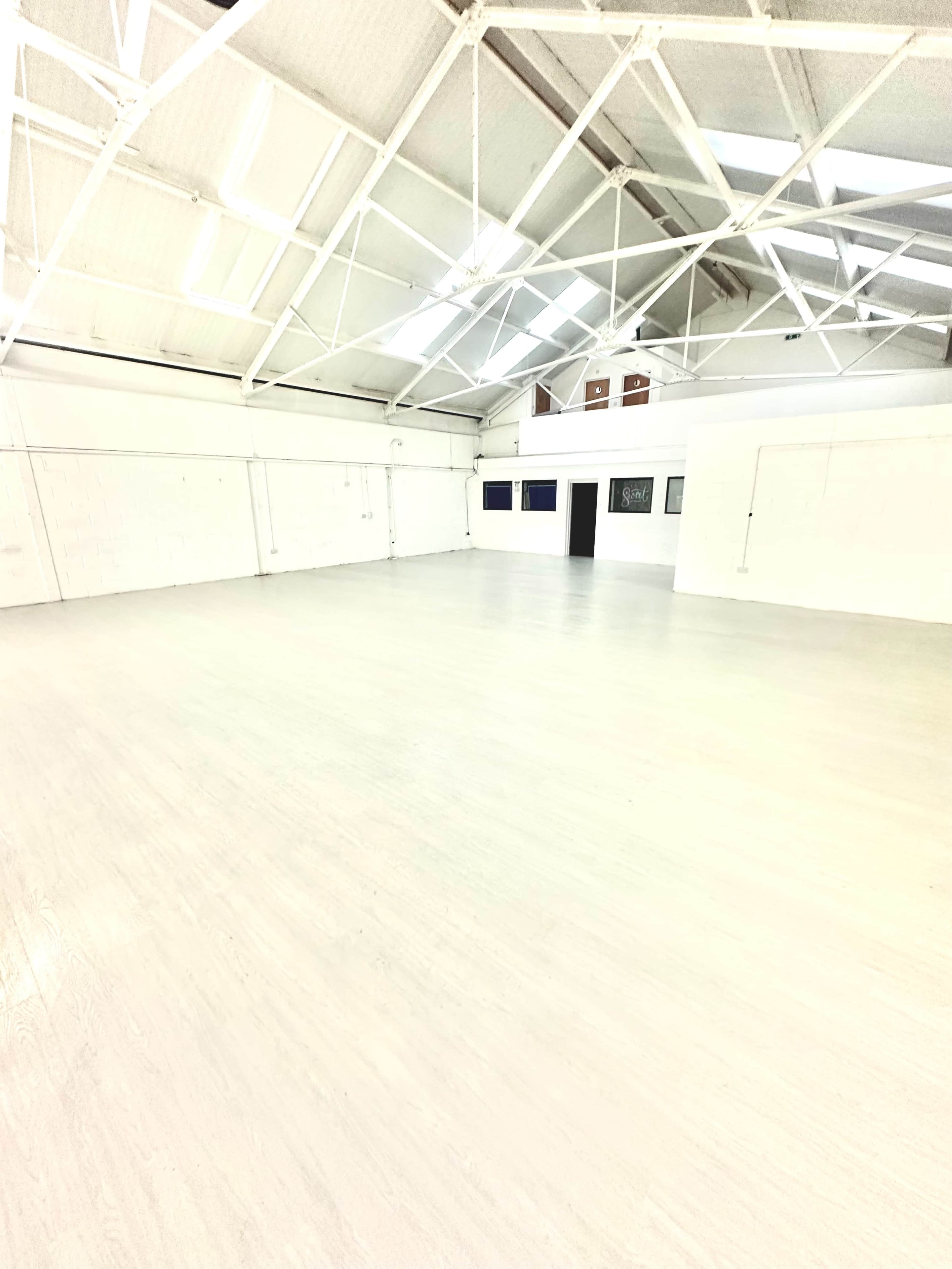 Blank Canvas Warehouse studio Image in Park Royal, London, ENG