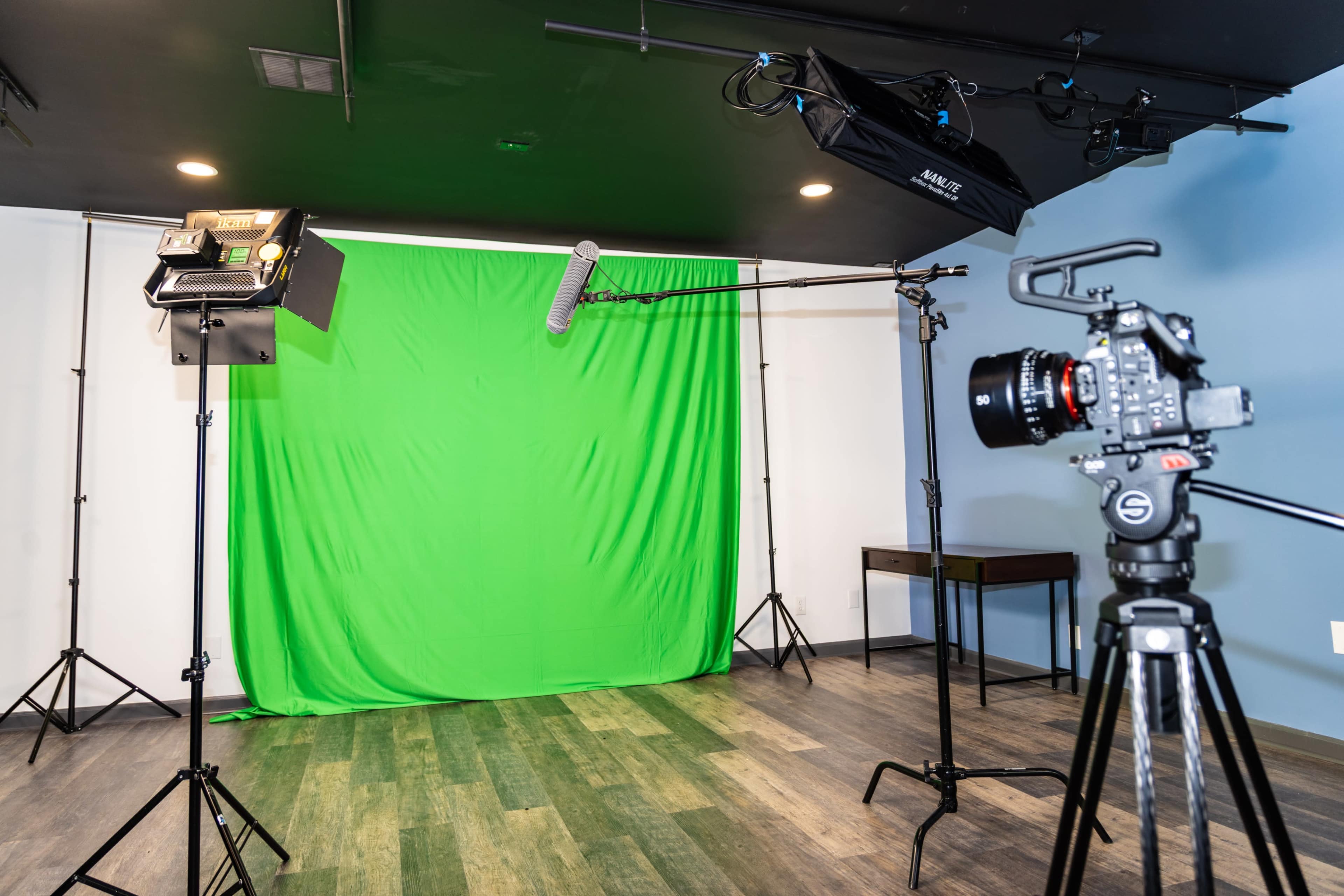 Mid City studio with lots of versatility Image in Huntsville, Huntsville, AL