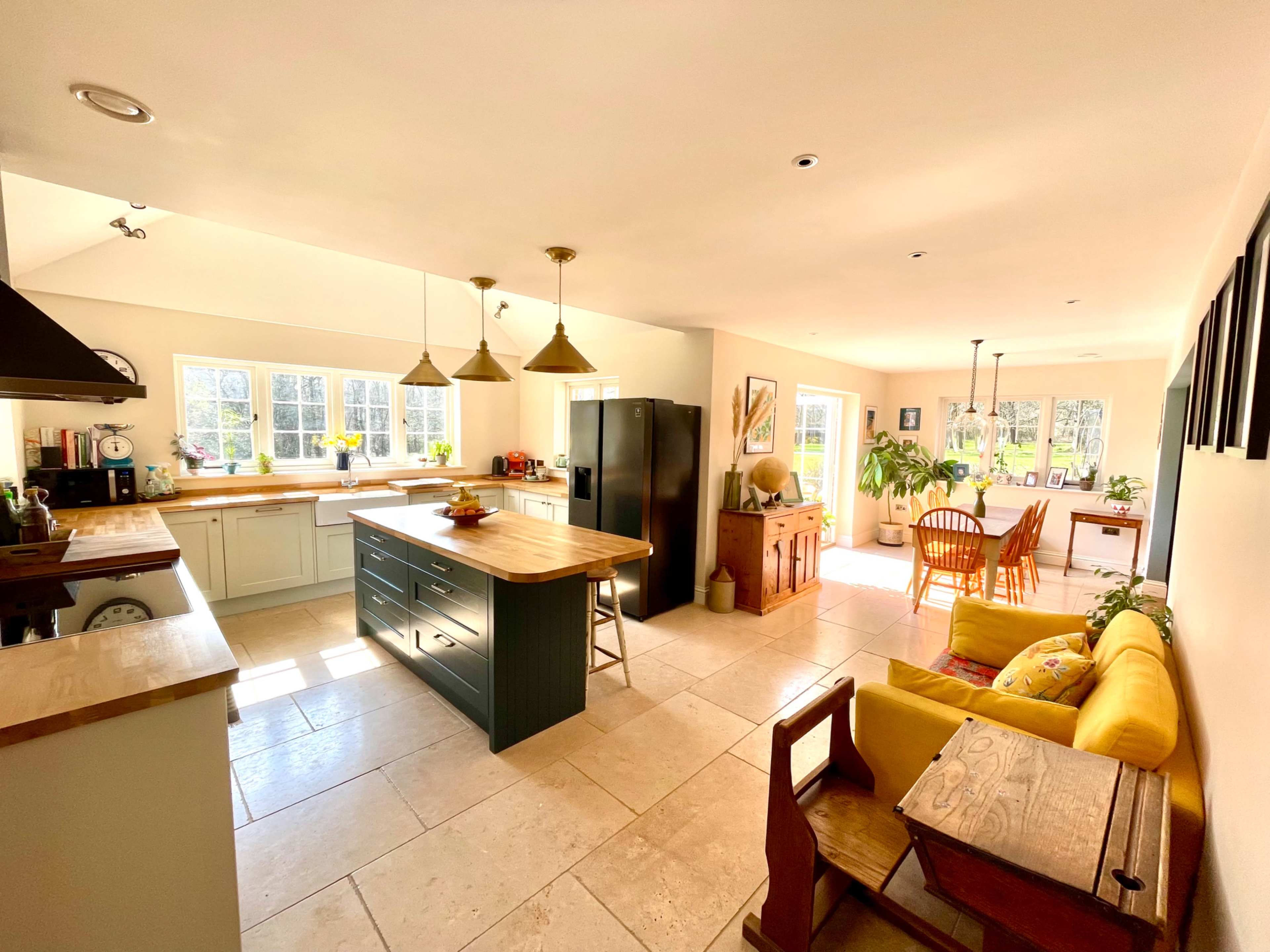 Country House with Beautiful Garden surrounded by Woodland Image in Elsted and Treyford, Midhurst, ENG